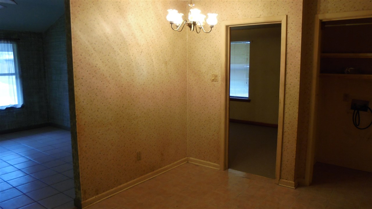 Country Club Manor - Residential