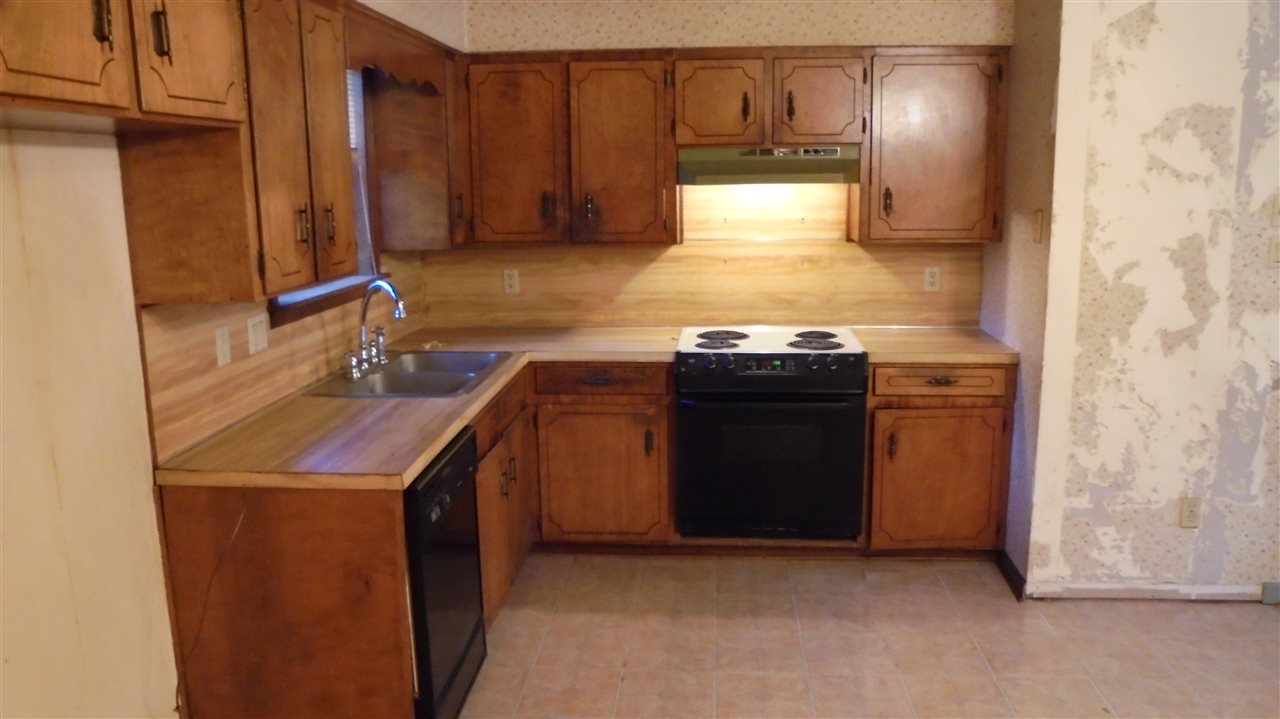 Country Club Manor - Residential