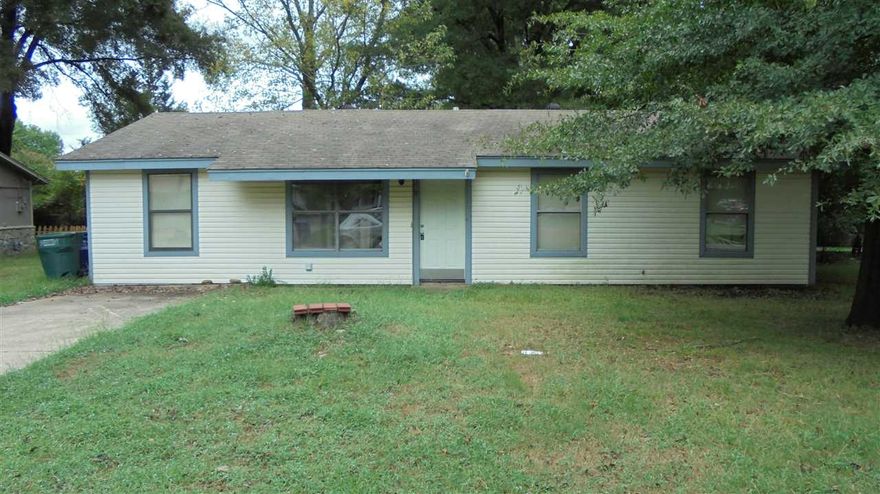 Located Near UCA and Wal Mart just off of College Avenue. Great house for rental or first time buyer. large fenced in back yard with shade trees and storage building. In the middle of being remodeled so house still needs some TLC. Priced Well below appraised value.