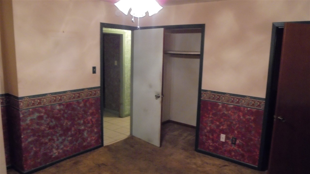 Country Club Manor - Residential