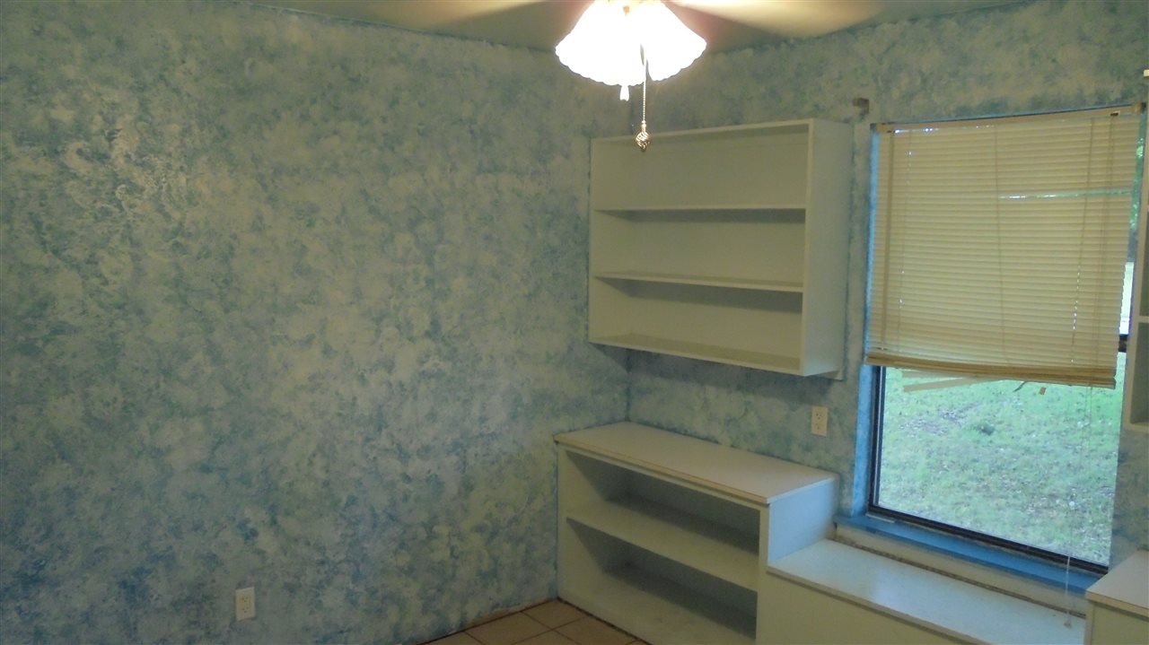 Country Club Manor - Residential