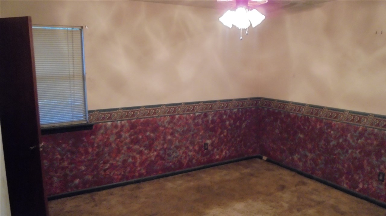 Country Club Manor - Residential