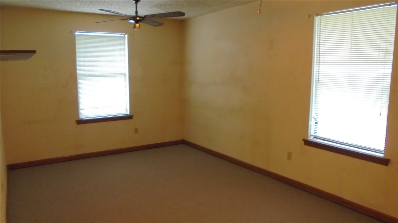 Country Club Manor - Residential