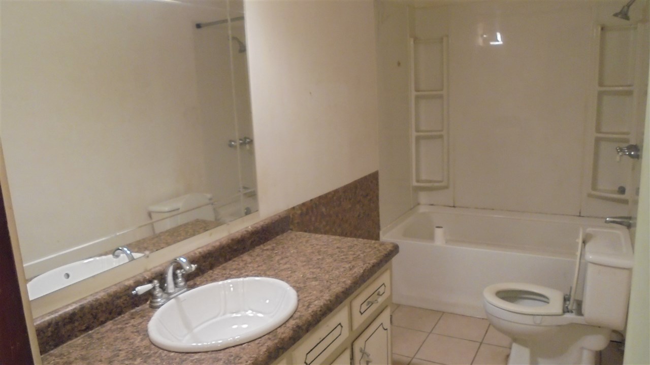 Country Club Manor - Residential