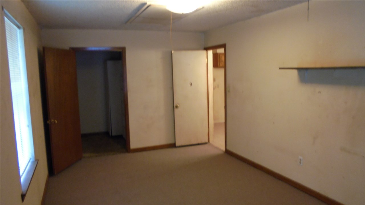 Country Club Manor - Residential