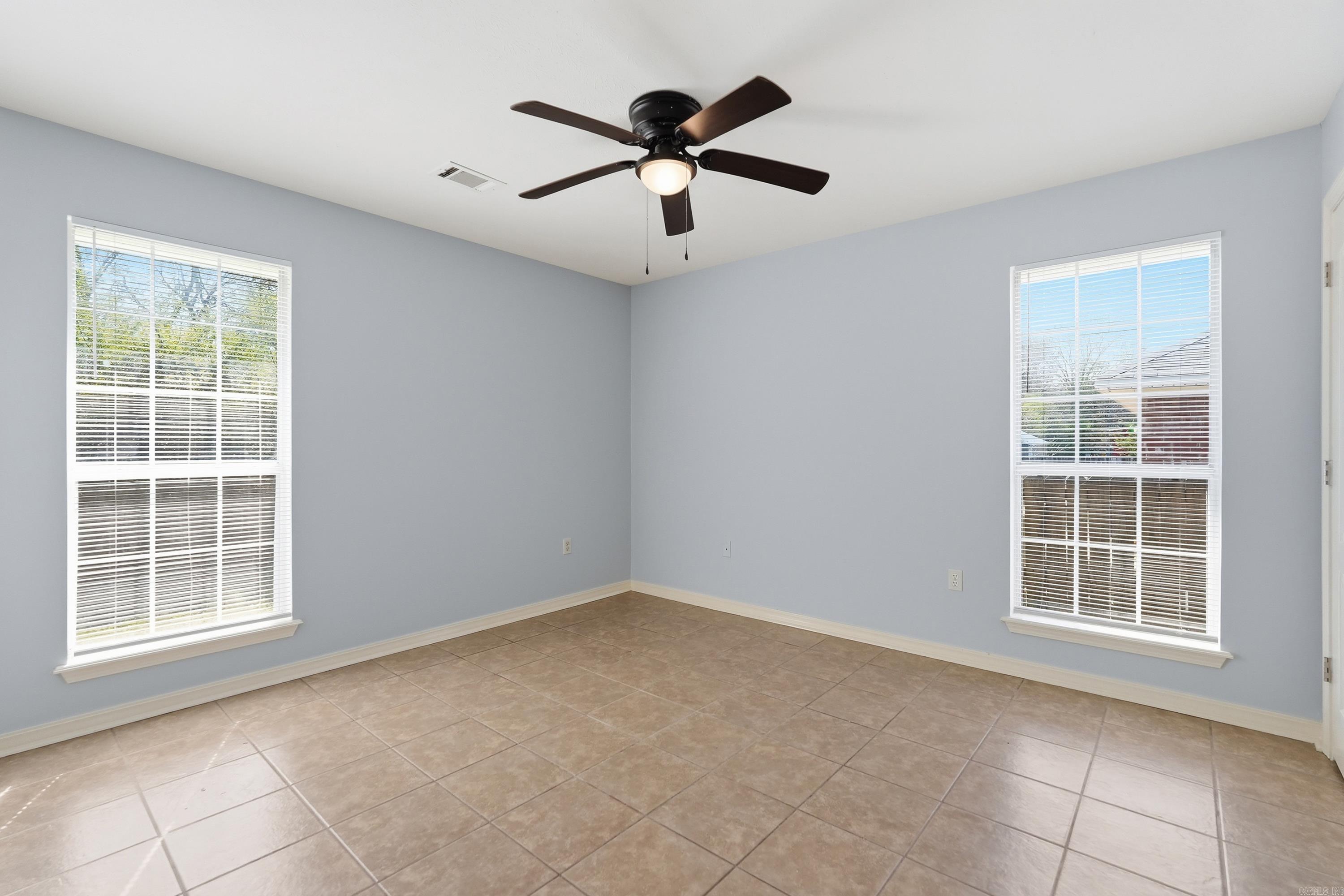 HUNTERS COVE - Residential