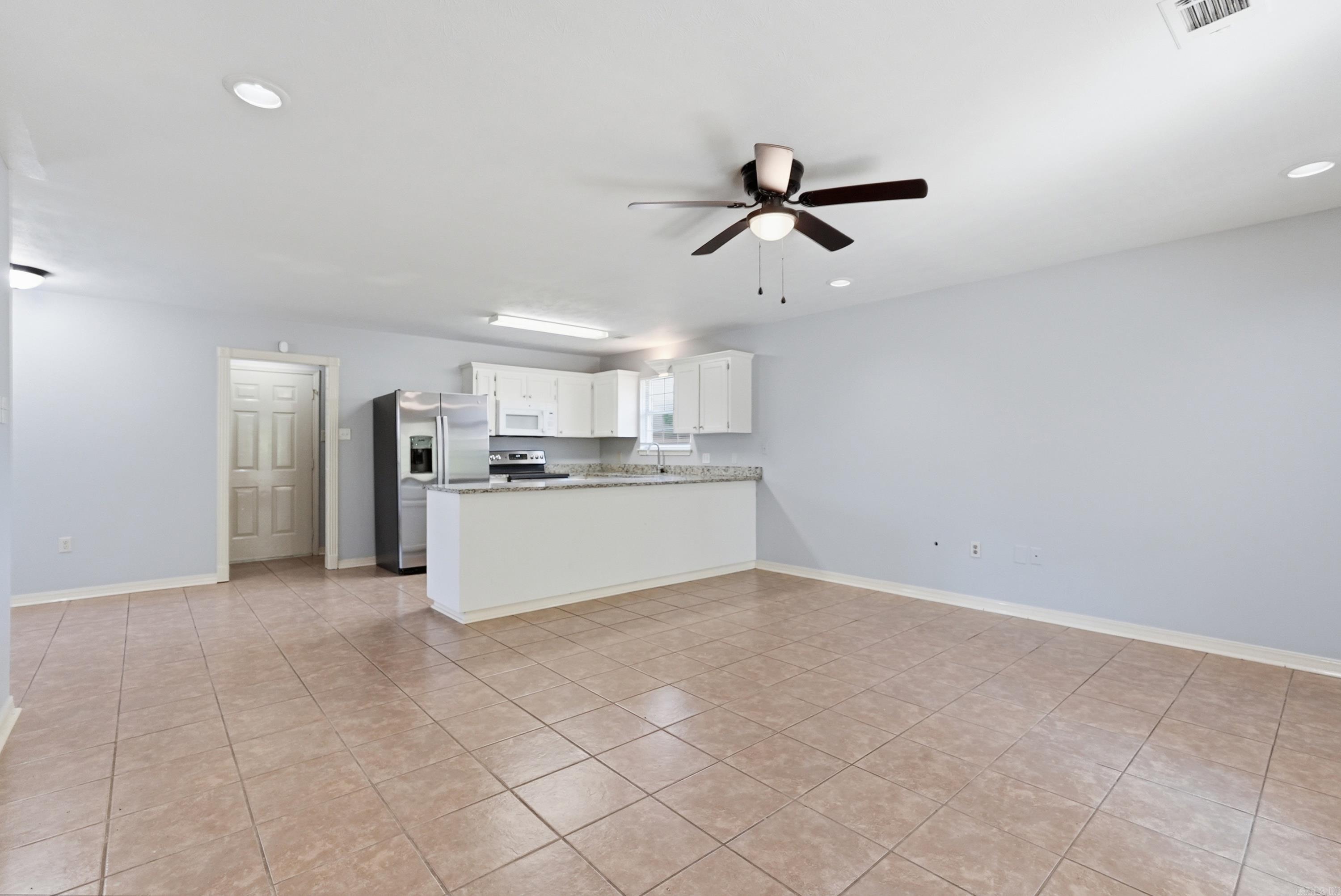 HUNTERS COVE - Residential