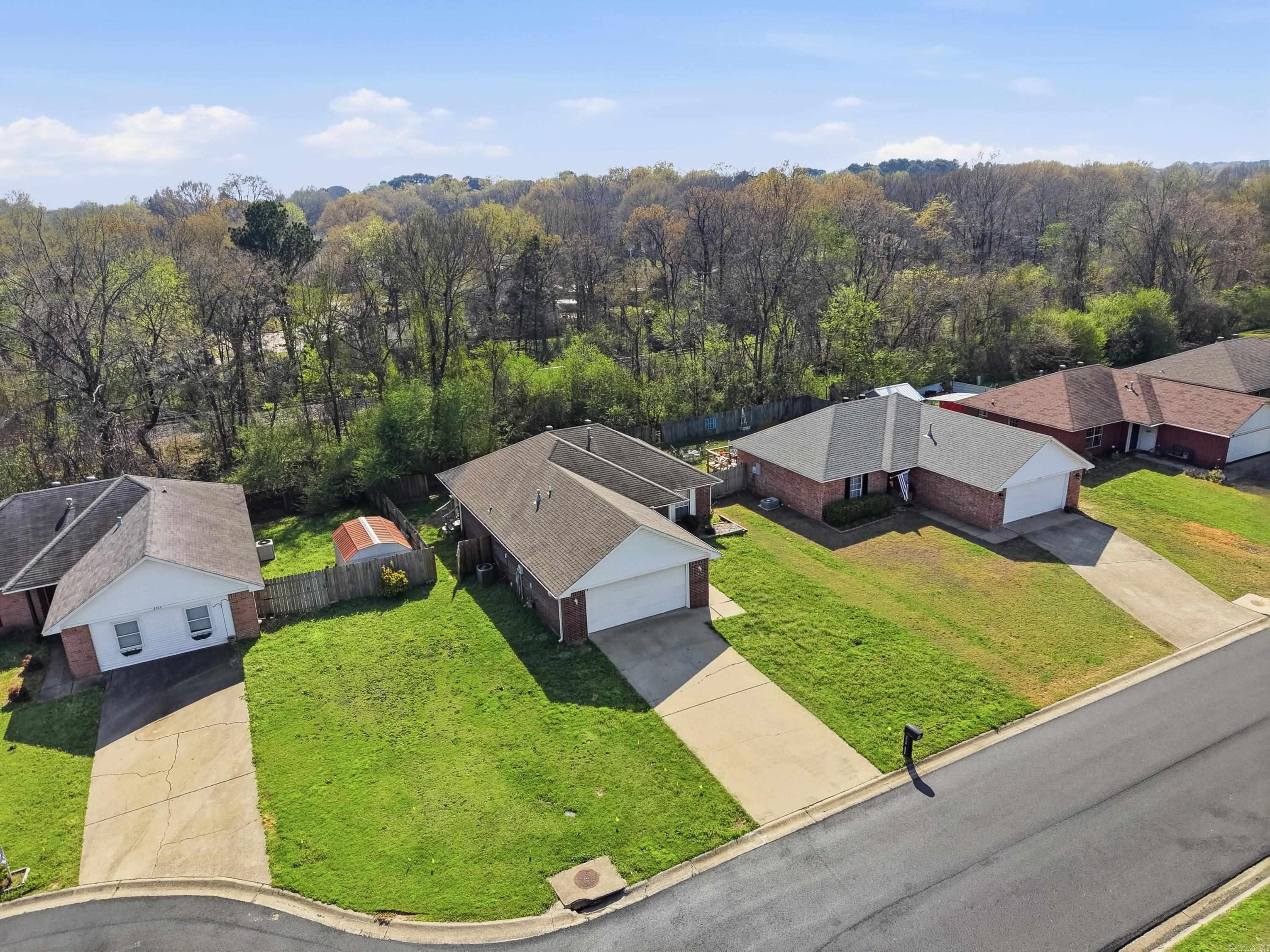 HUNTERS COVE - Residential