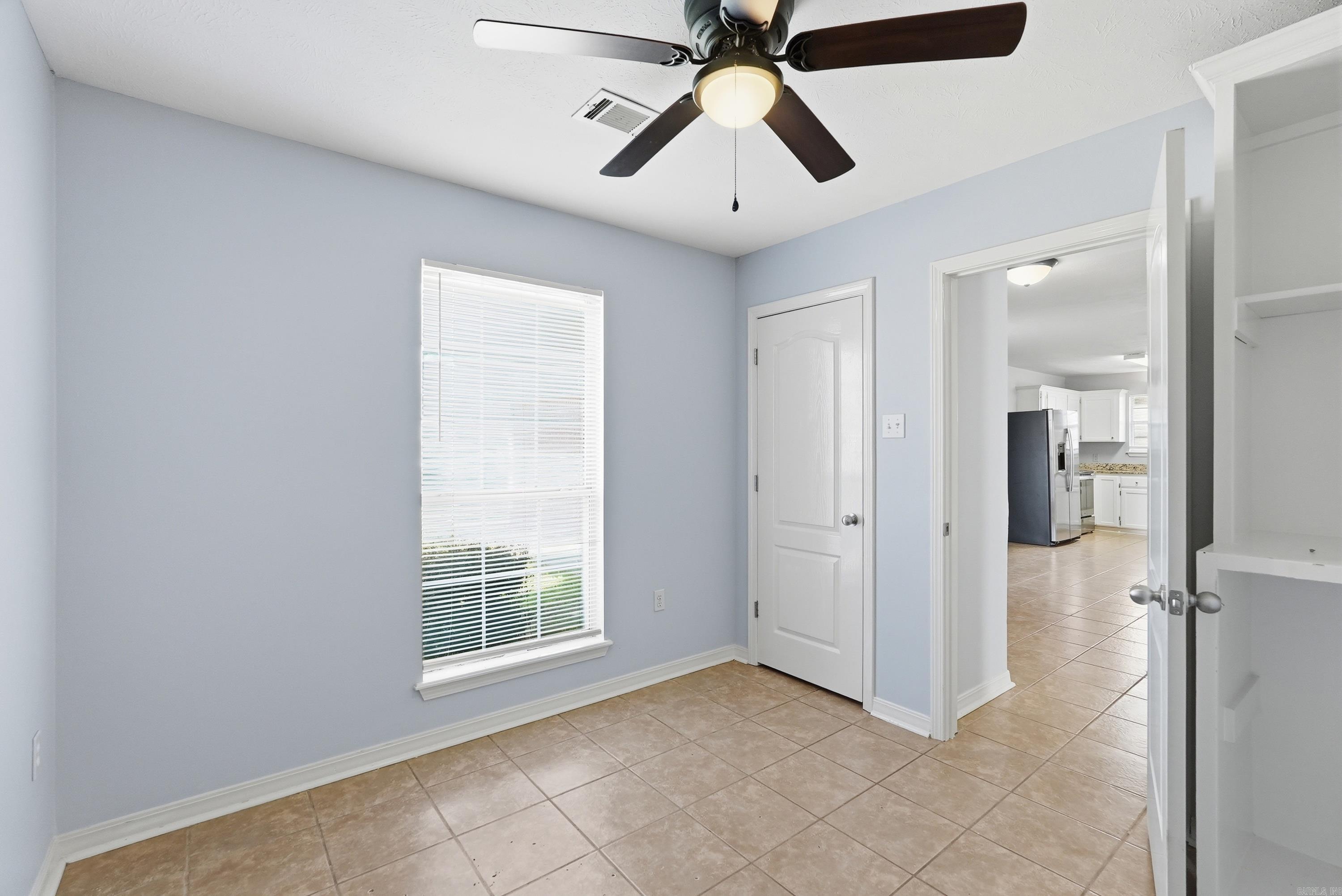 HUNTERS COVE - Residential