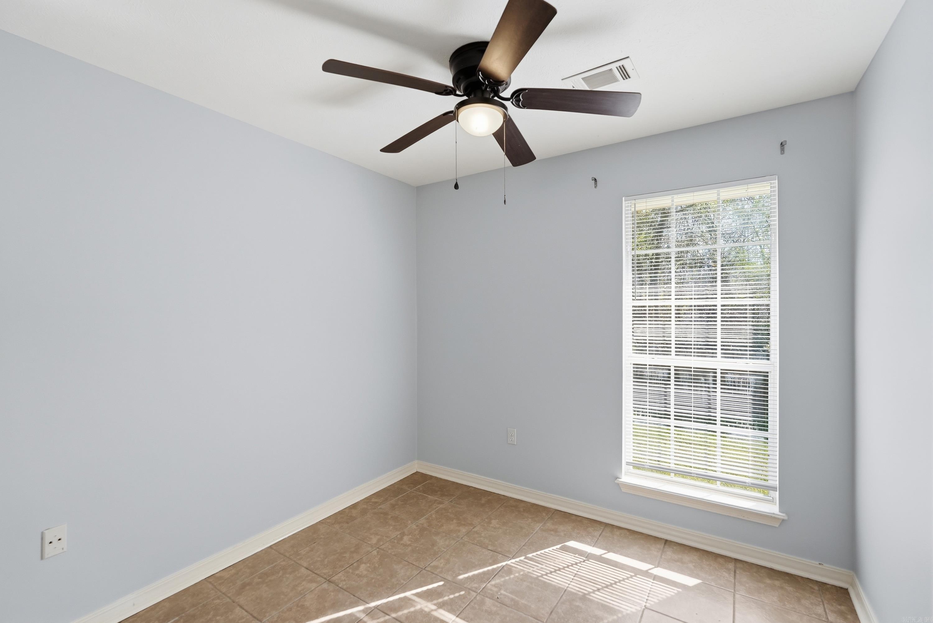 HUNTERS COVE - Residential