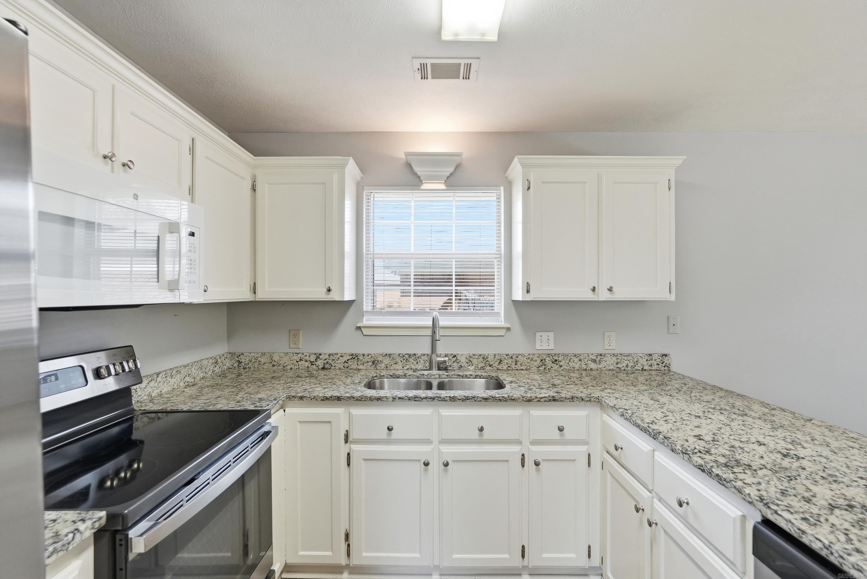 HUNTERS COVE - Residential