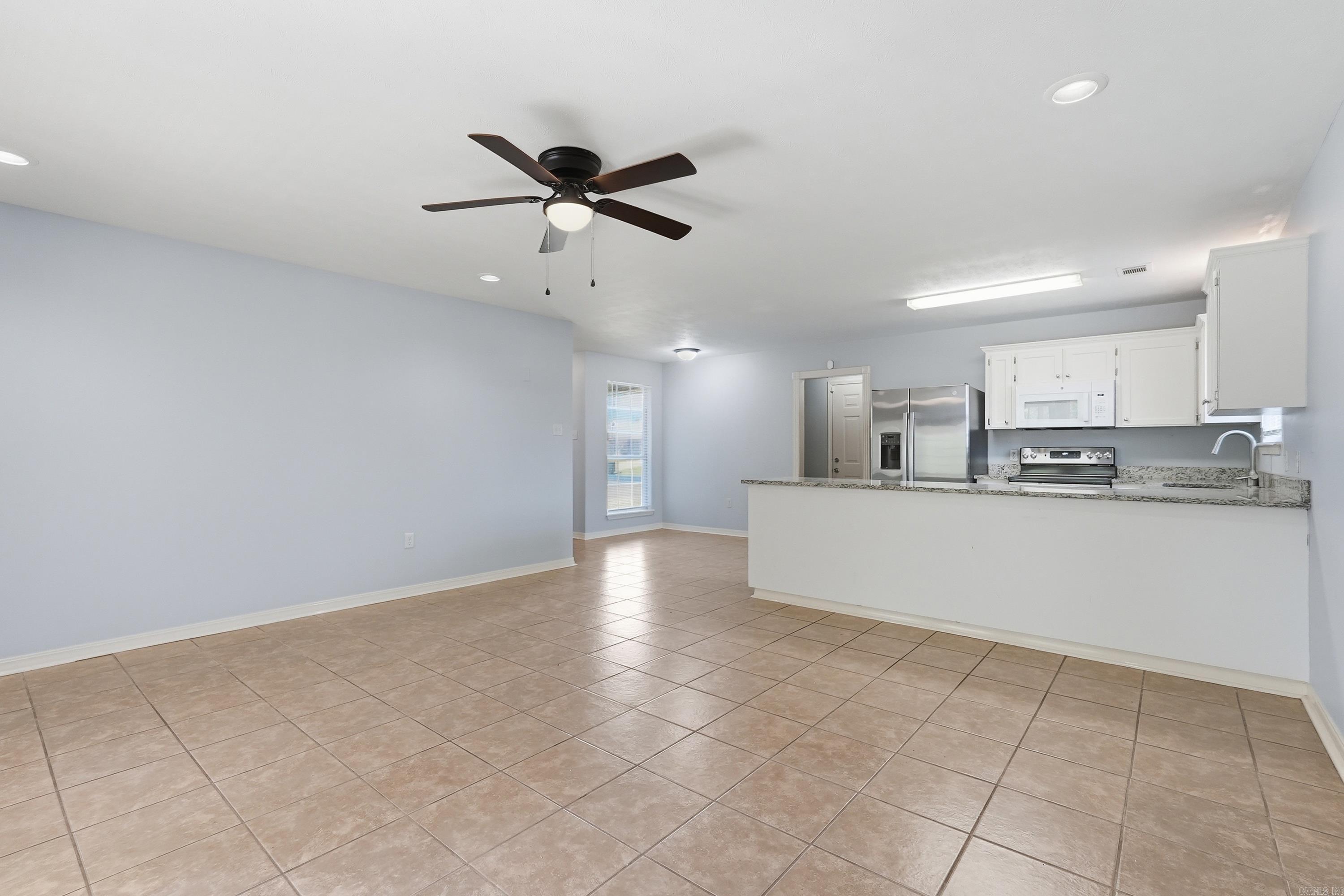 HUNTERS COVE - Residential