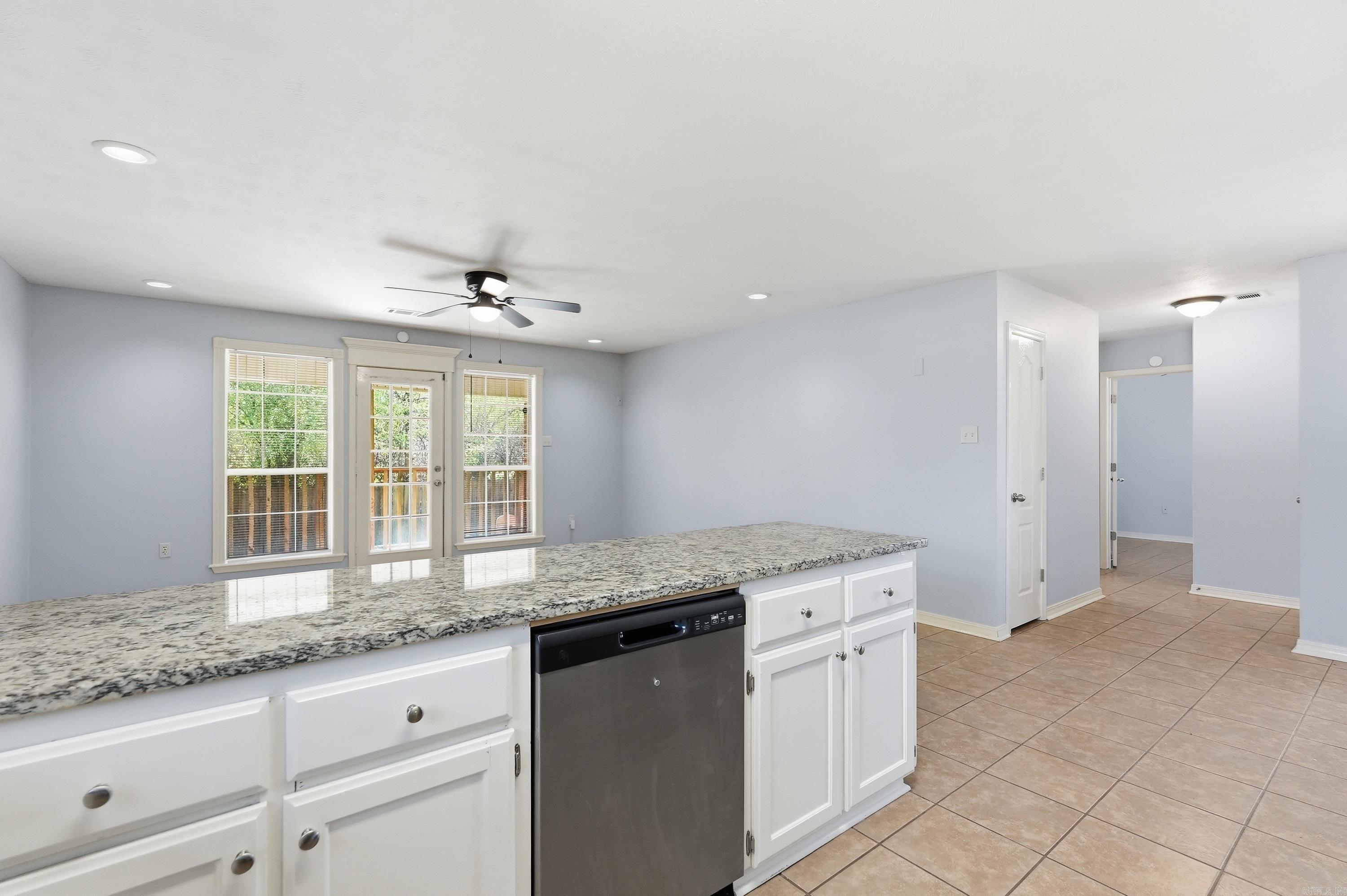 HUNTERS COVE - Residential