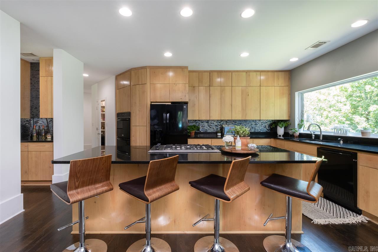 WOODLANDS EDGE - Residential