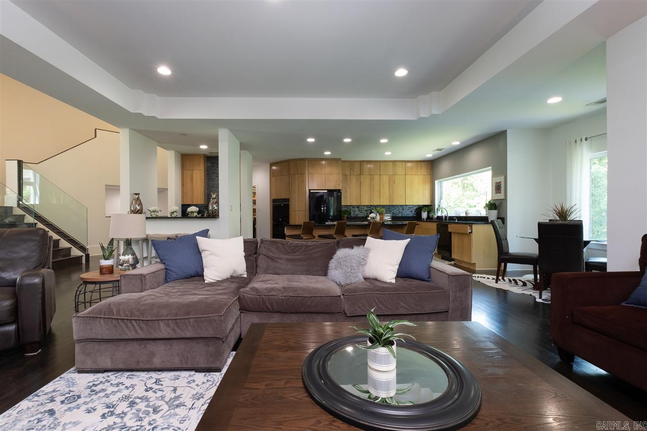 WOODLANDS EDGE - Residential