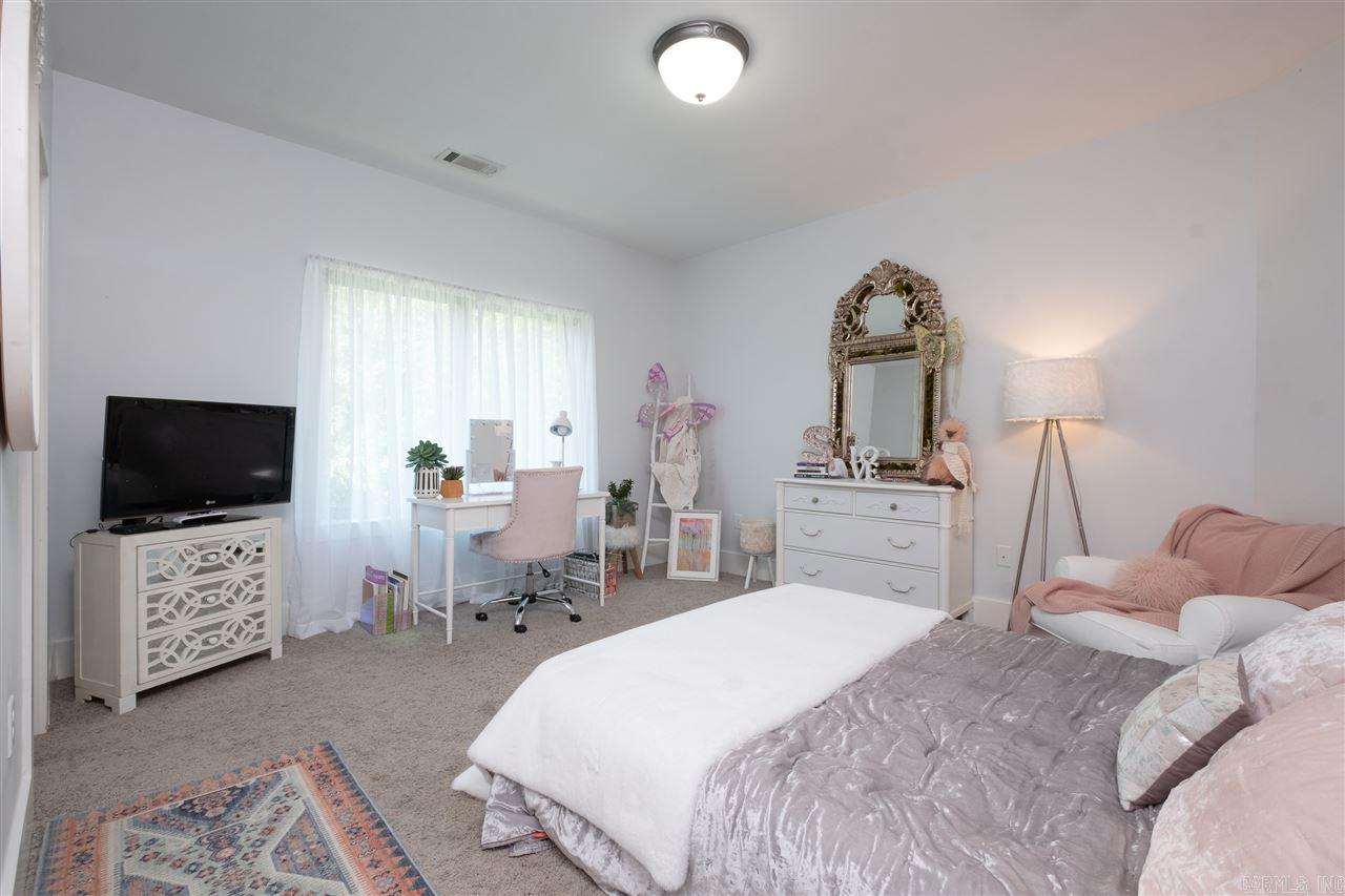 WOODLANDS EDGE - Residential
