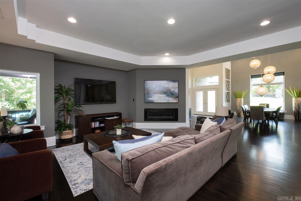 WOODLANDS EDGE - Residential