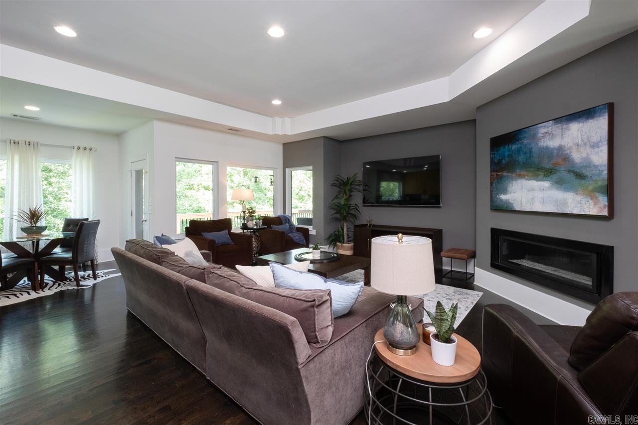 WOODLANDS EDGE - Residential