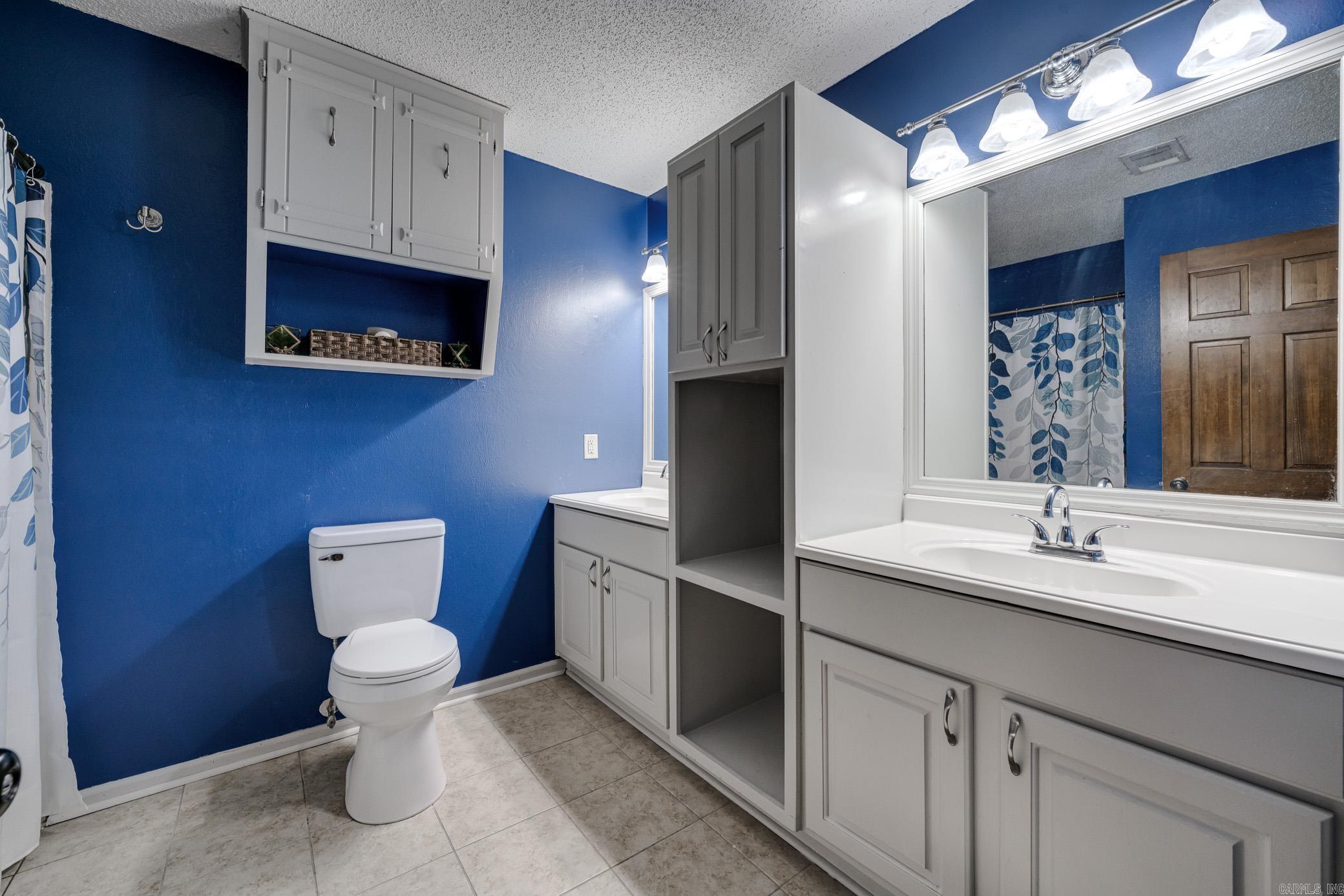 FOXWOOD J - Residential