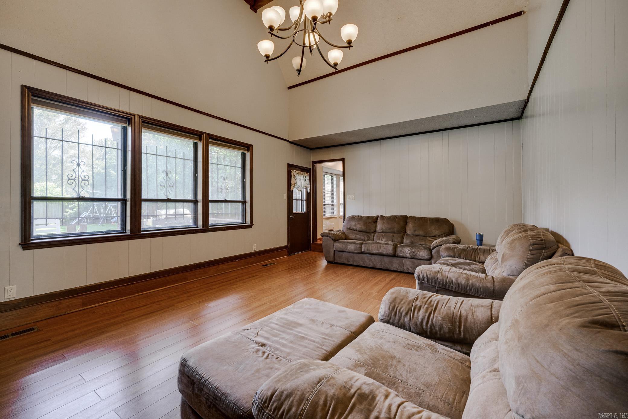 FOXWOOD J - Residential