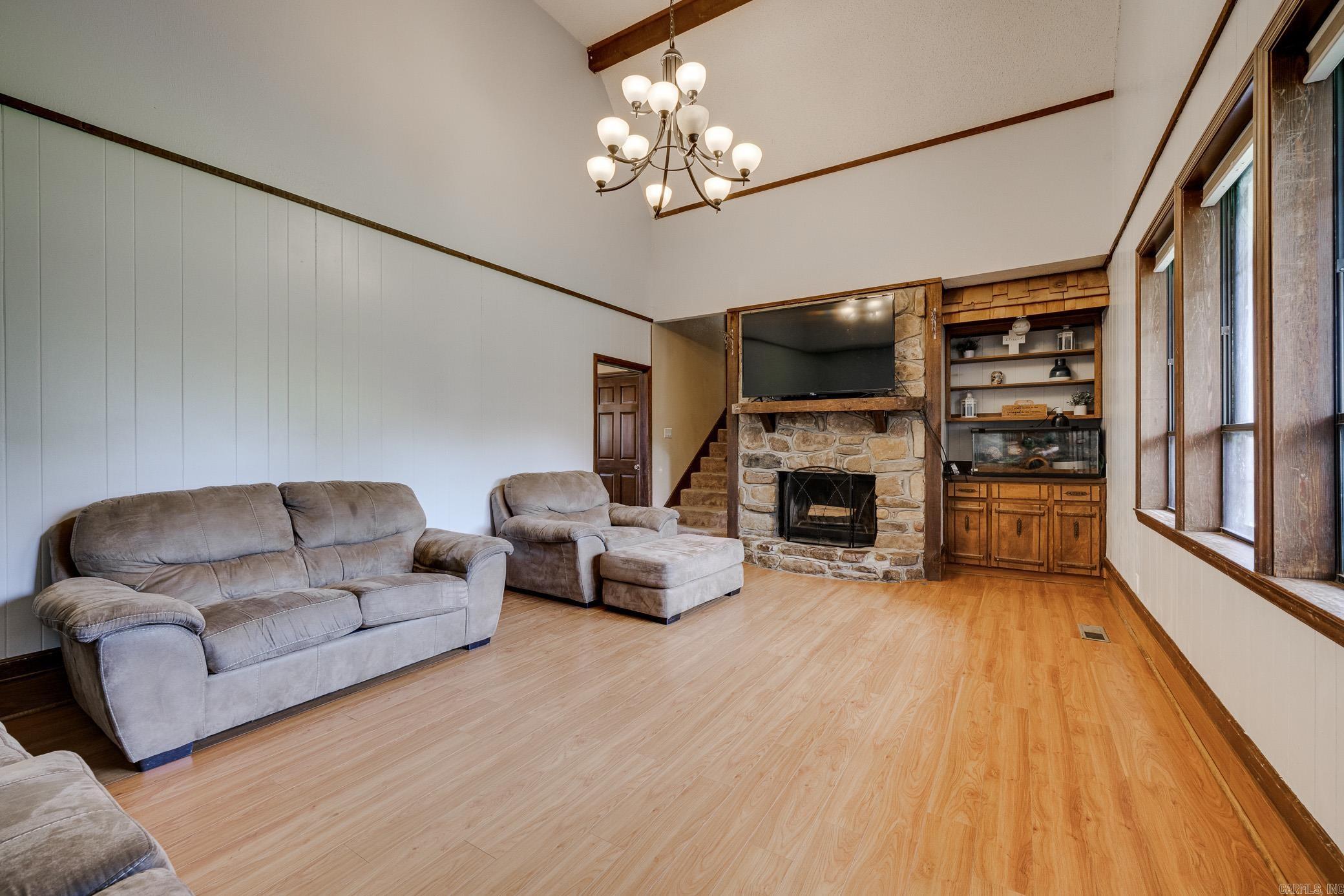 FOXWOOD J - Residential