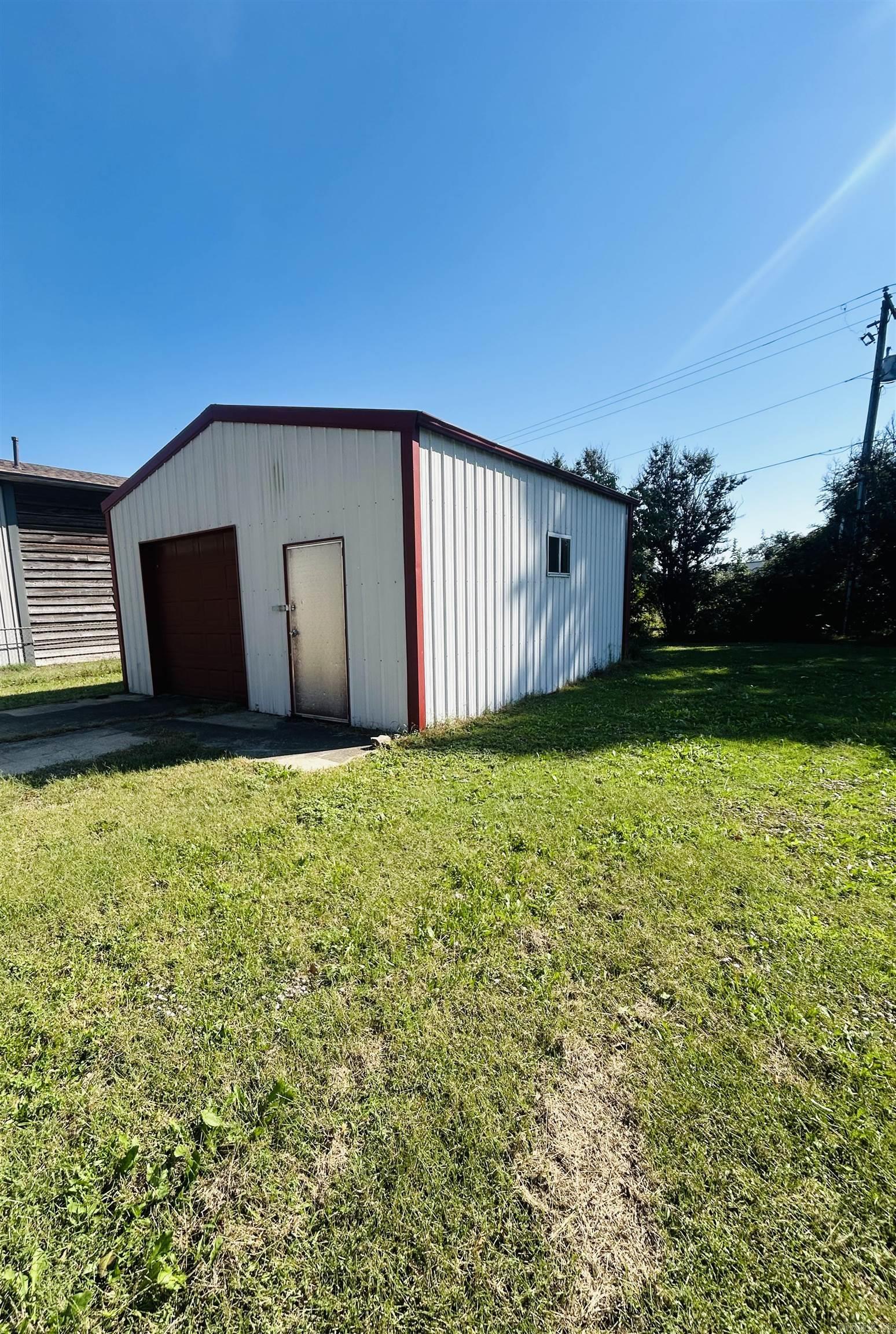 CHAPMAN & DEWEY RIVERSIDE - Residential