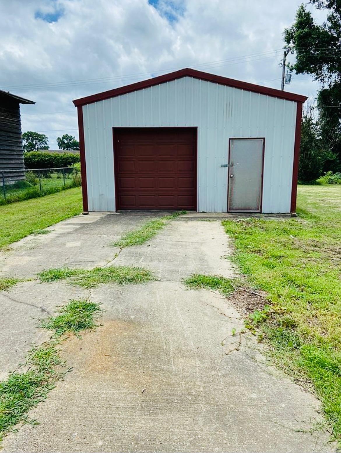 CHAPMAN & DEWEY RIVERSIDE - Residential