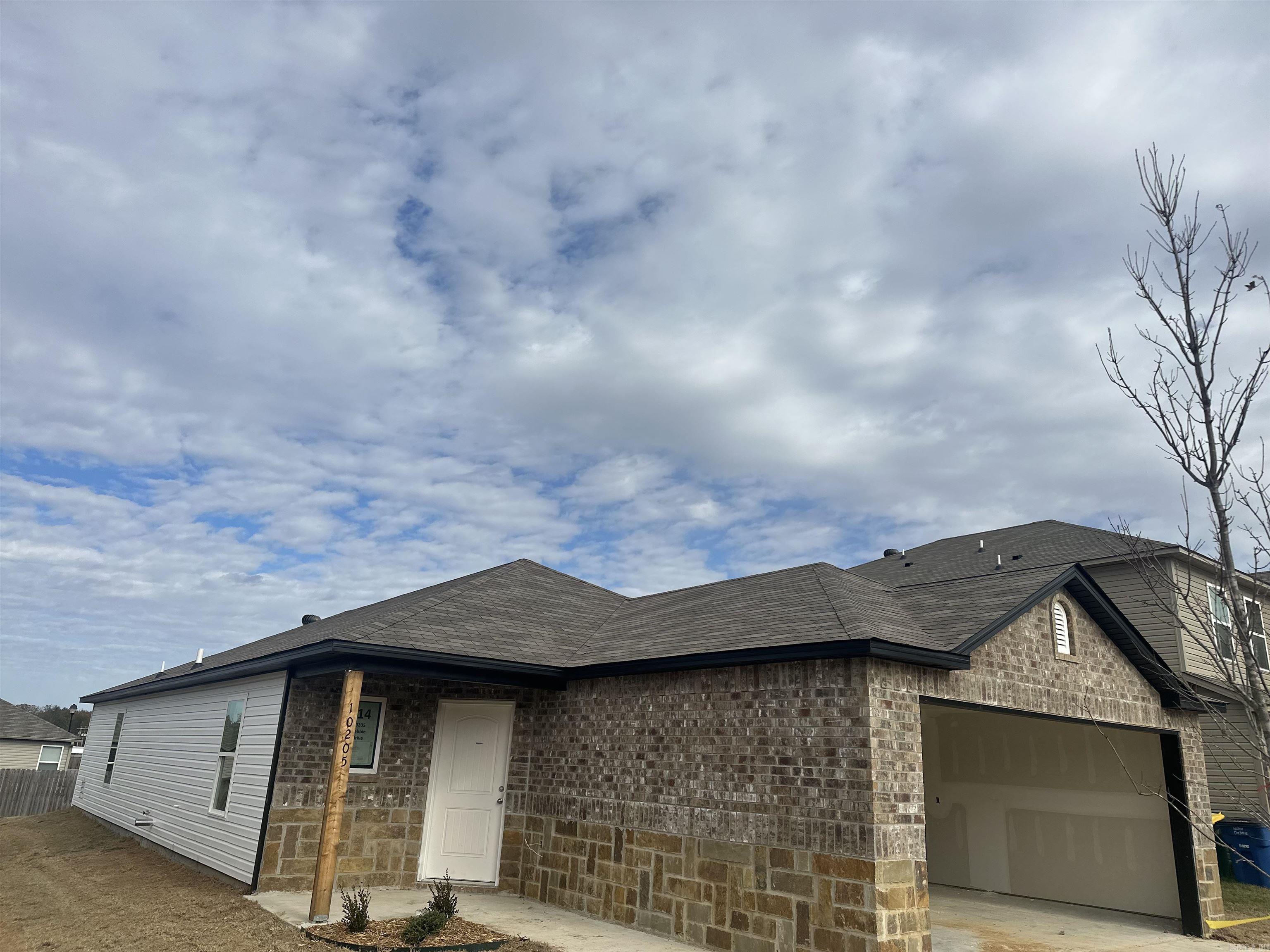 COUNTRY CLUB OF ARK THE - Residential