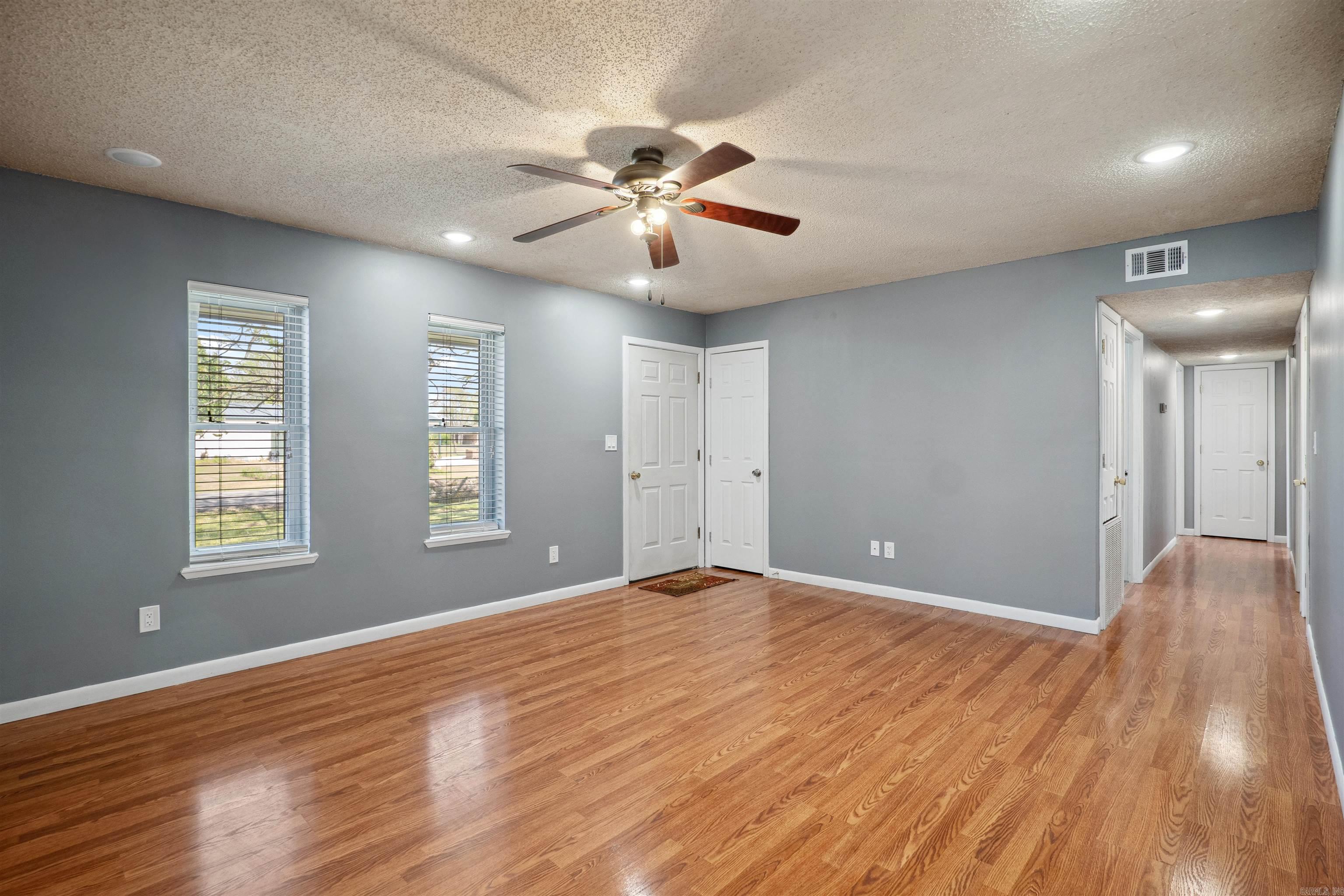 WOODLAND ACRES - Residential