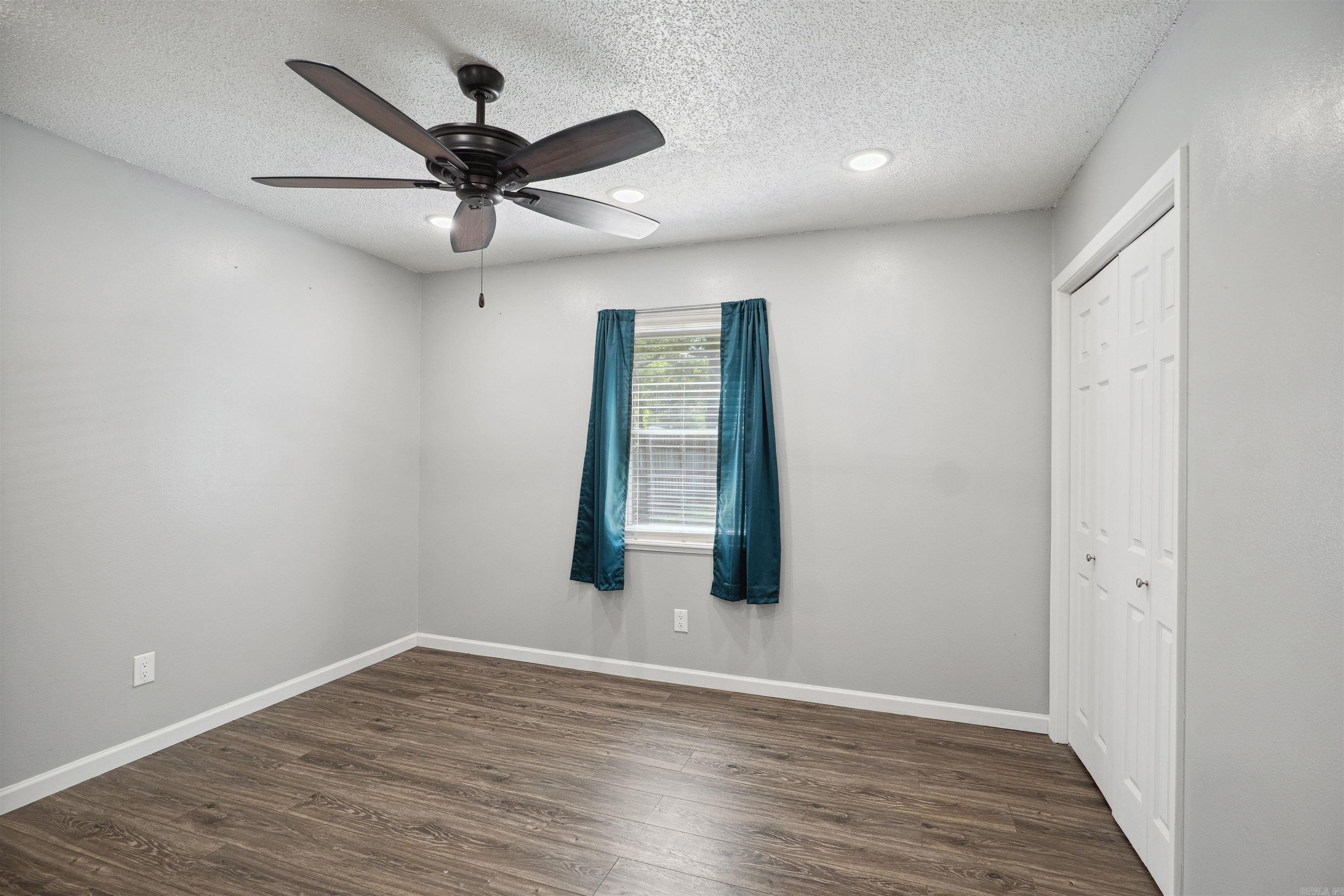 WOODLAND ACRES - Residential