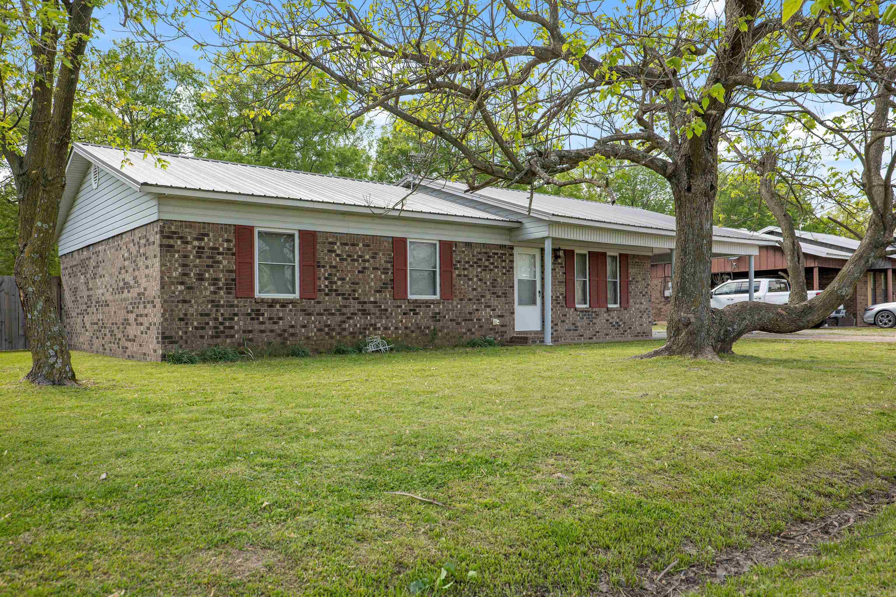 WOODLAND ACRES - Residential