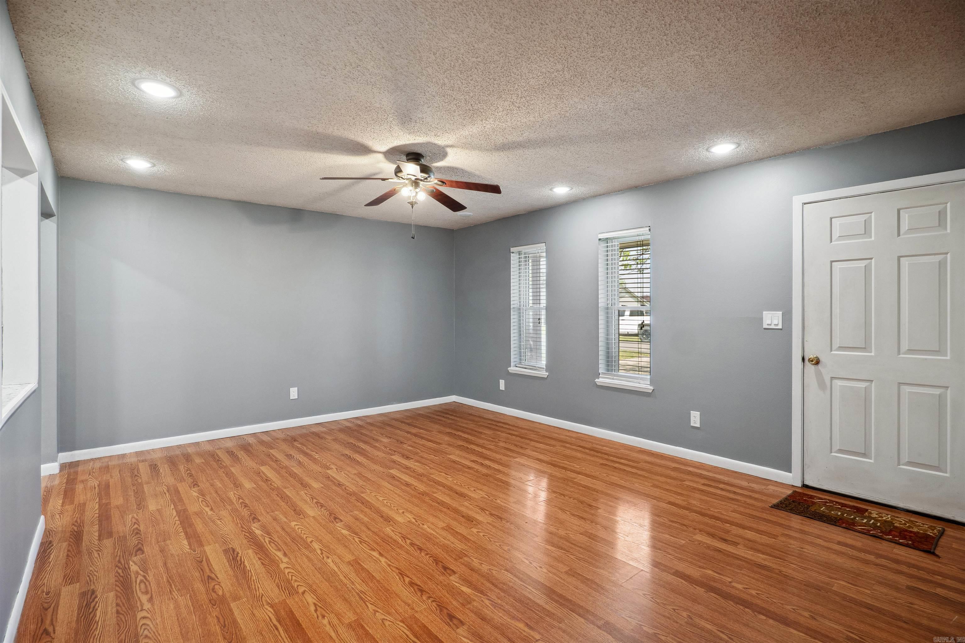 WOODLAND ACRES - Residential