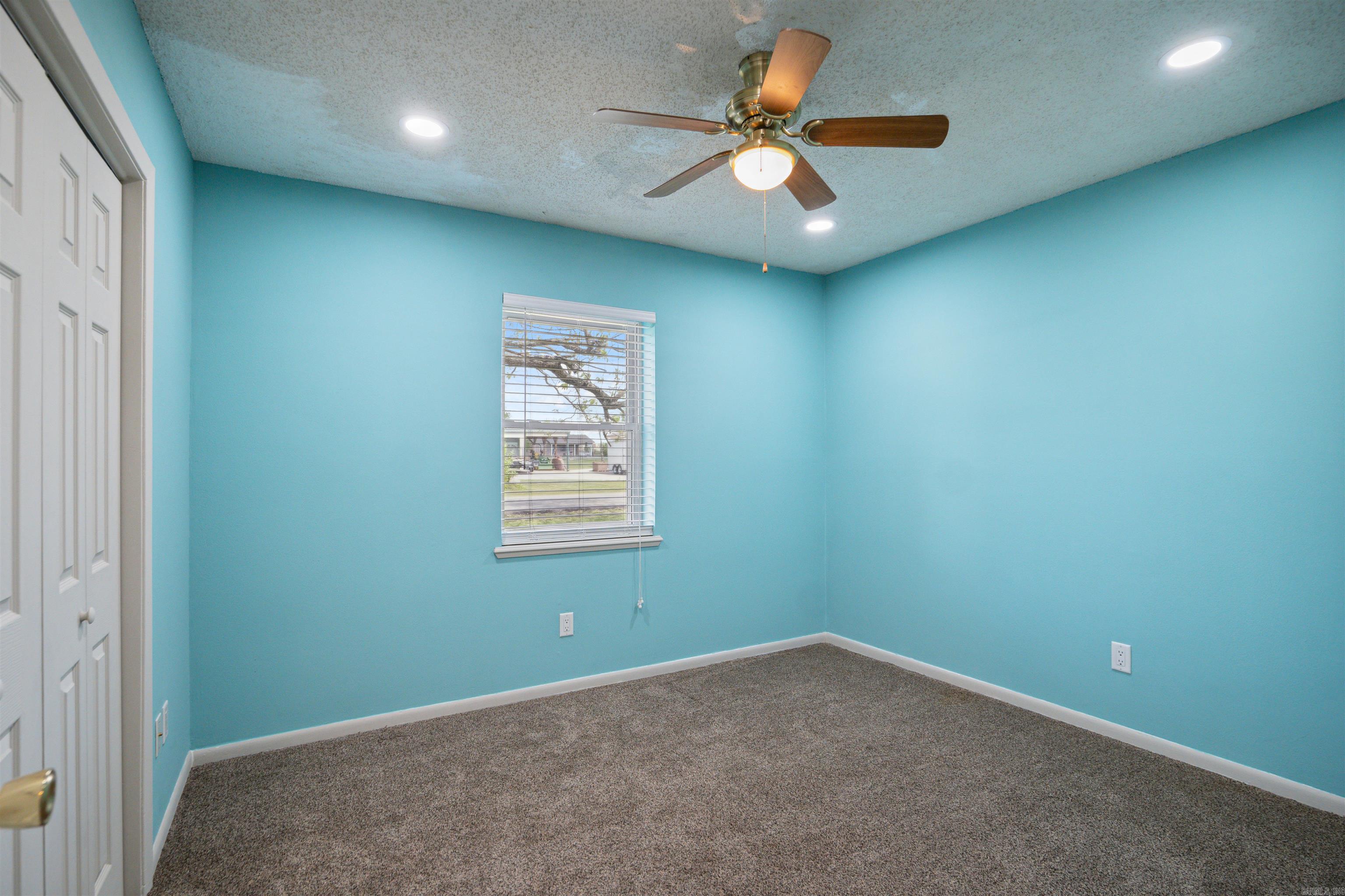 WOODLAND ACRES - Residential