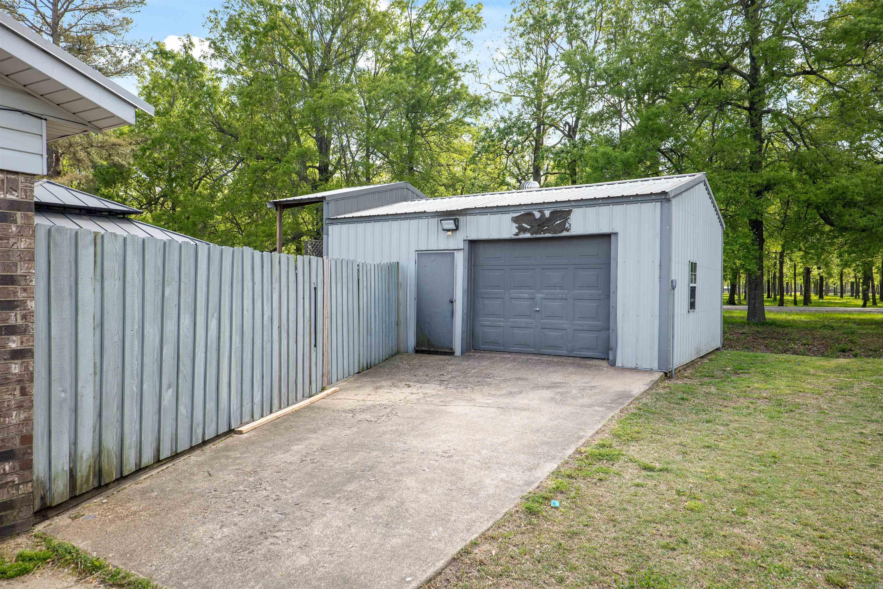 WOODLAND ACRES - Residential