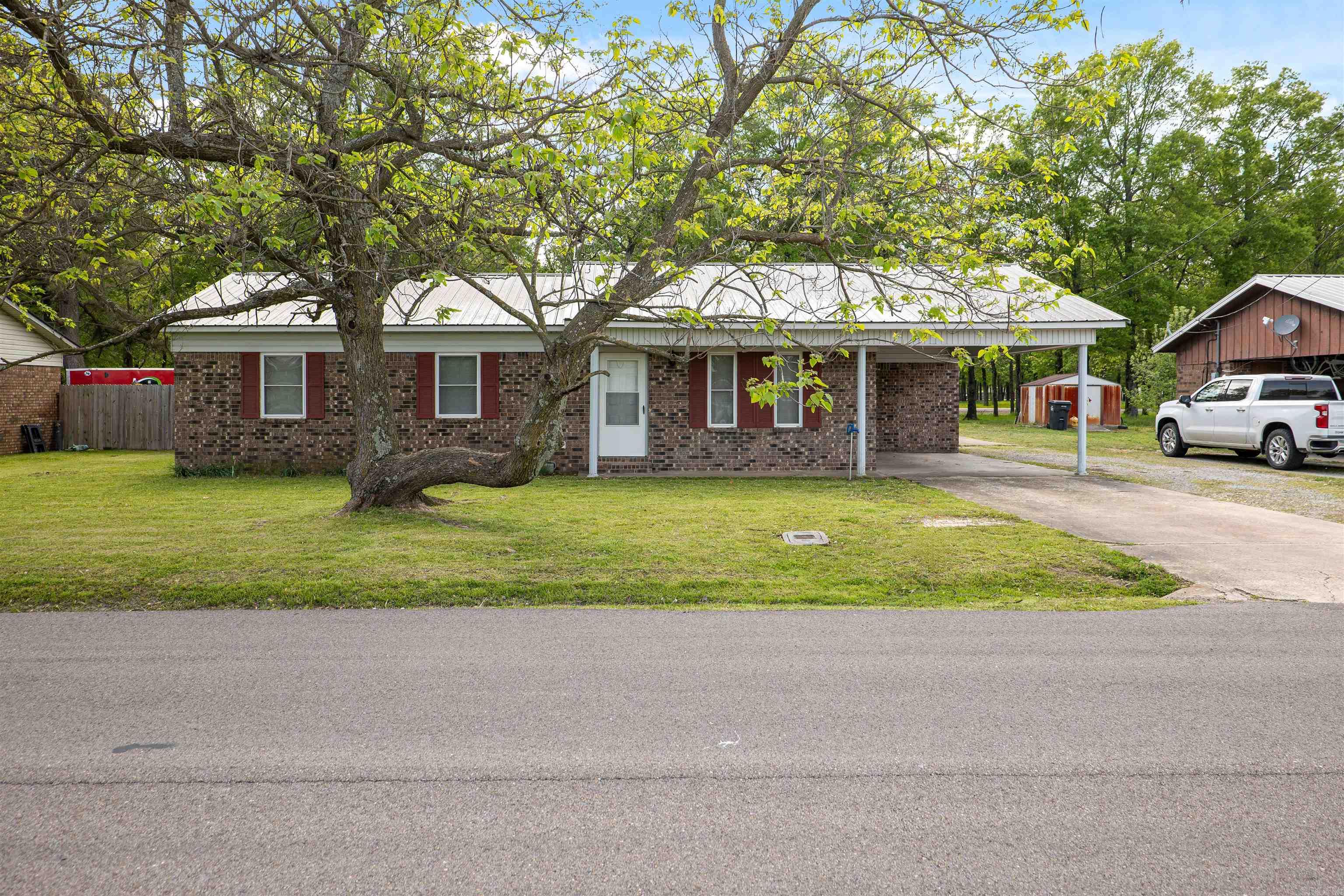 WOODLAND ACRES - Residential