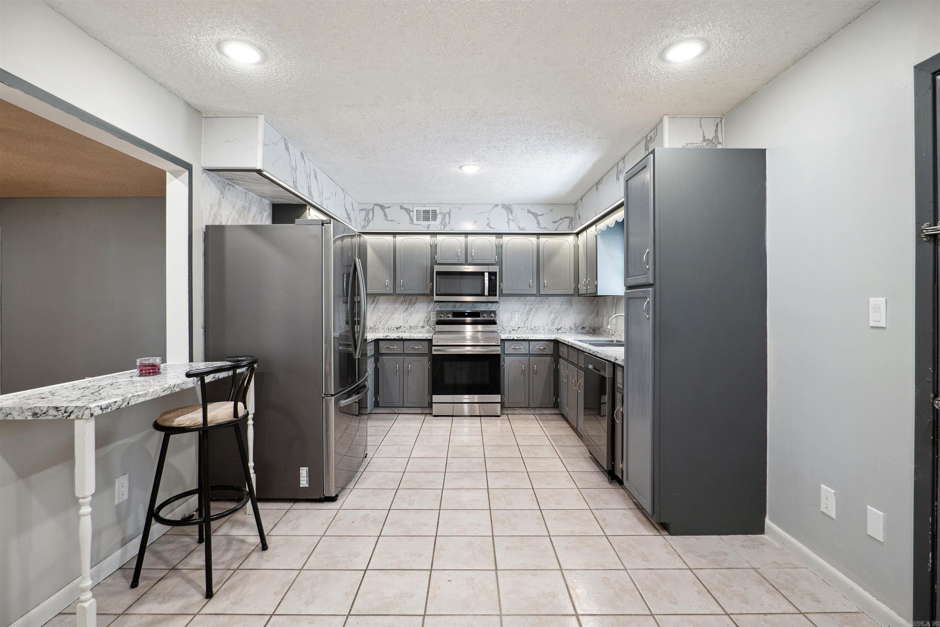 WOODLAND ACRES - Residential