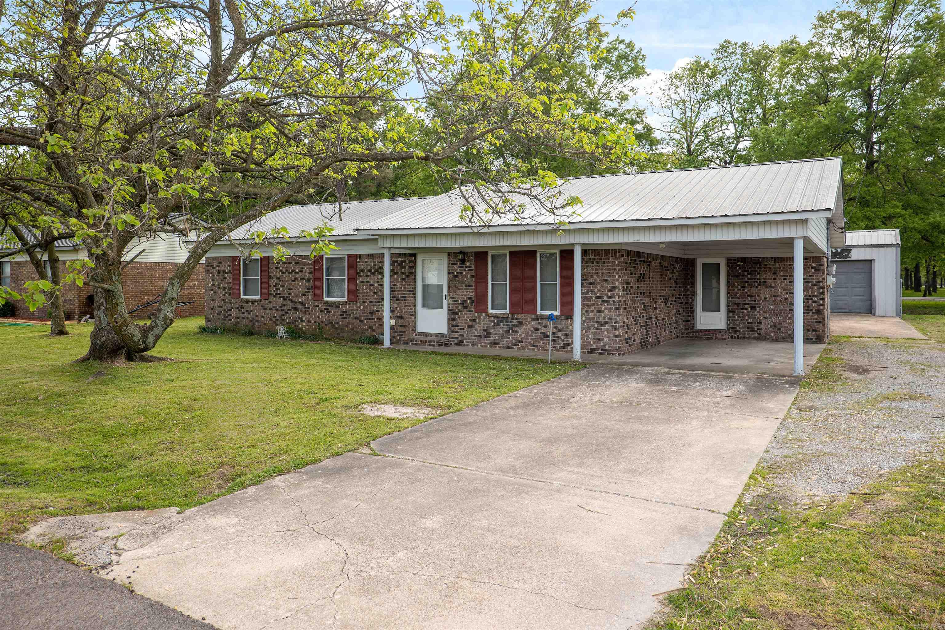 WOODLAND ACRES - Residential