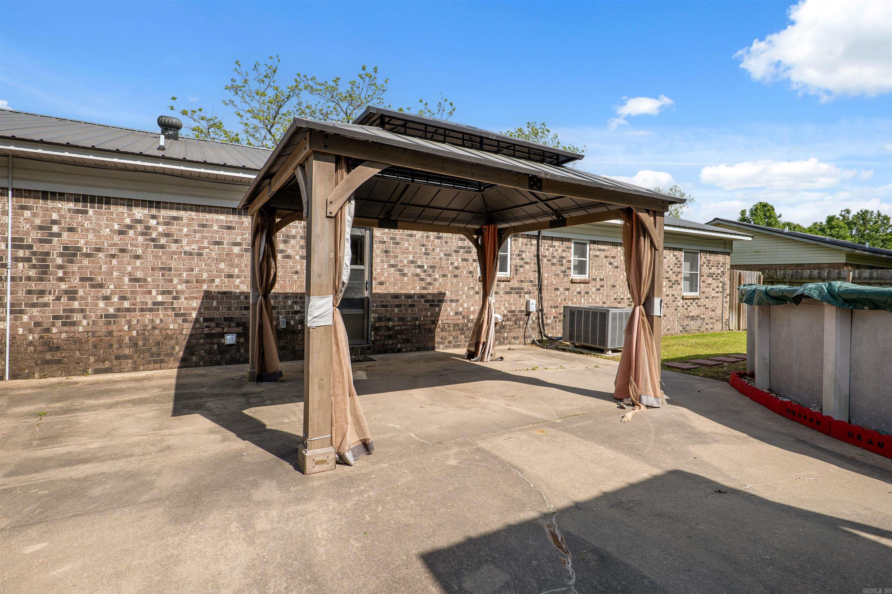 WOODLAND ACRES - Residential