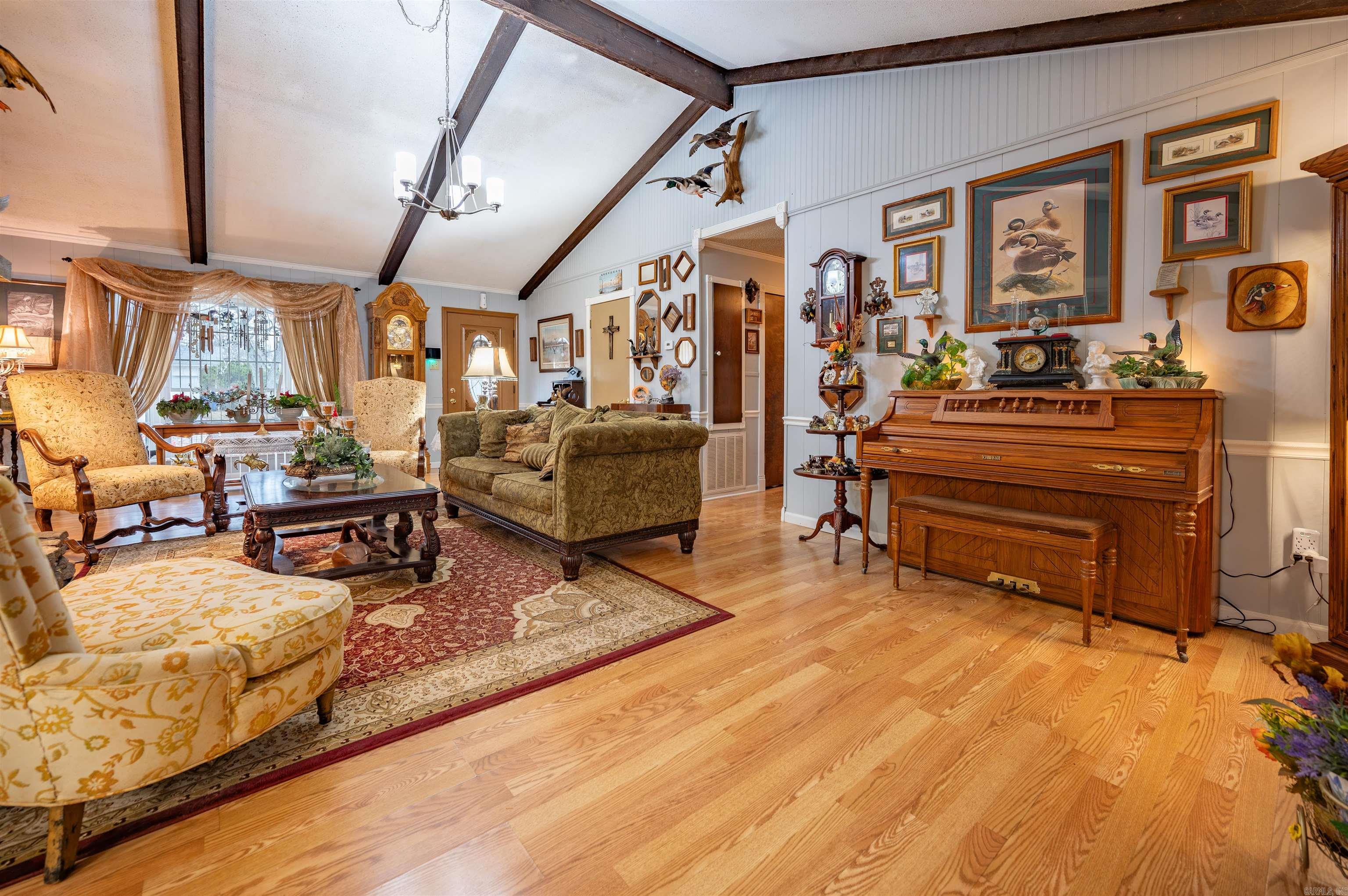 EAST MAIN - Residential