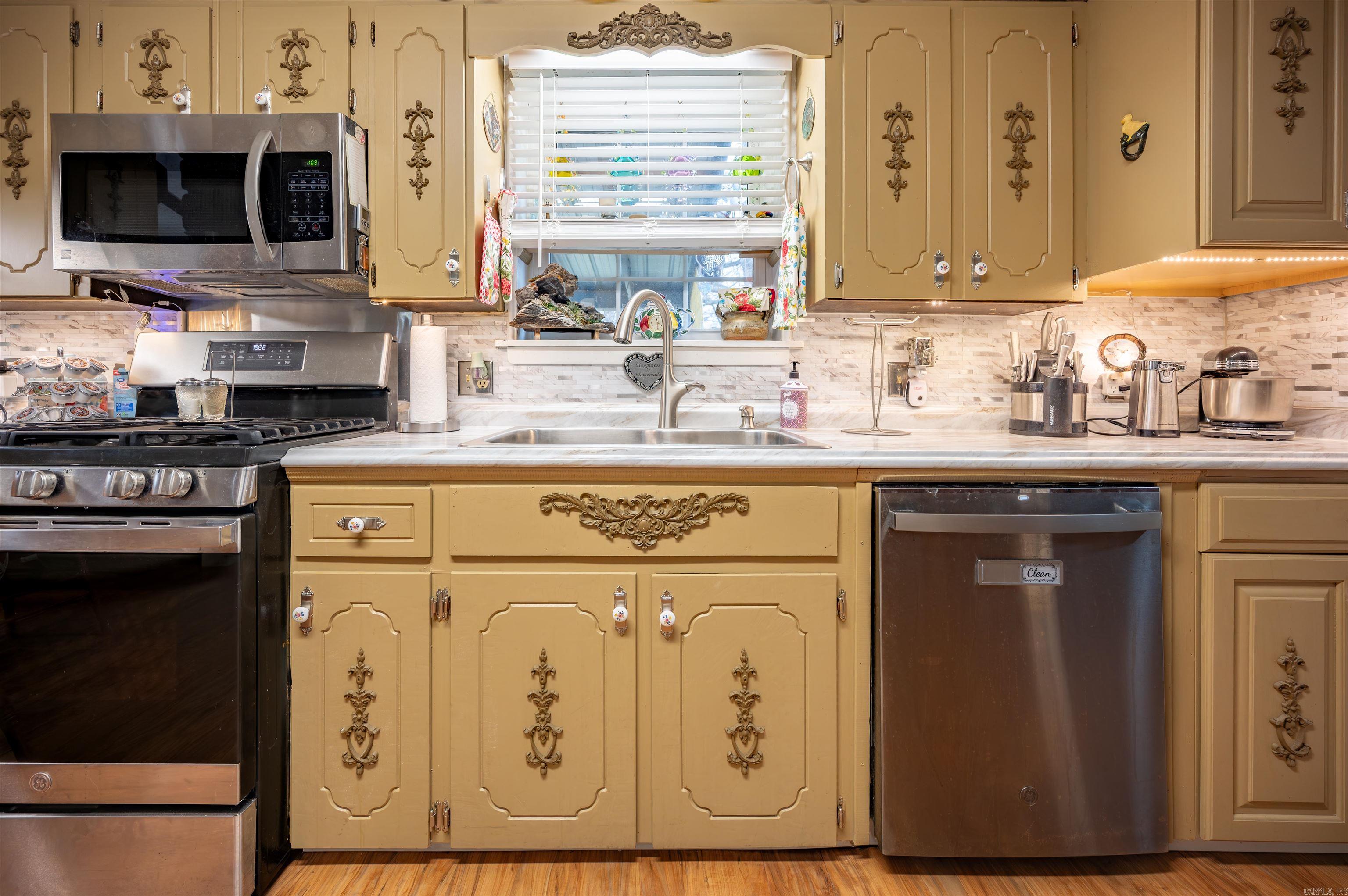 EAST MAIN - Residential