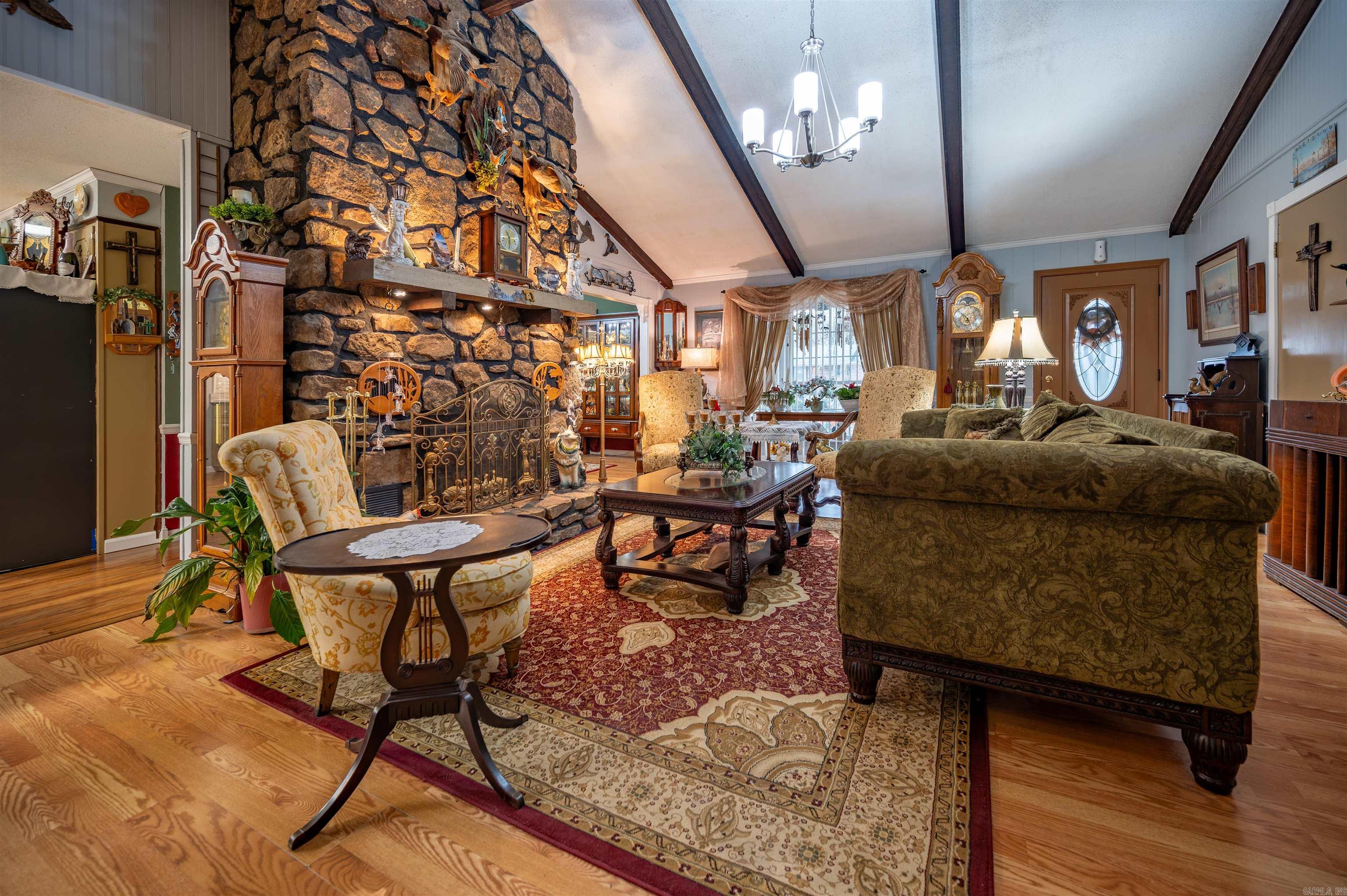 EAST MAIN - Residential