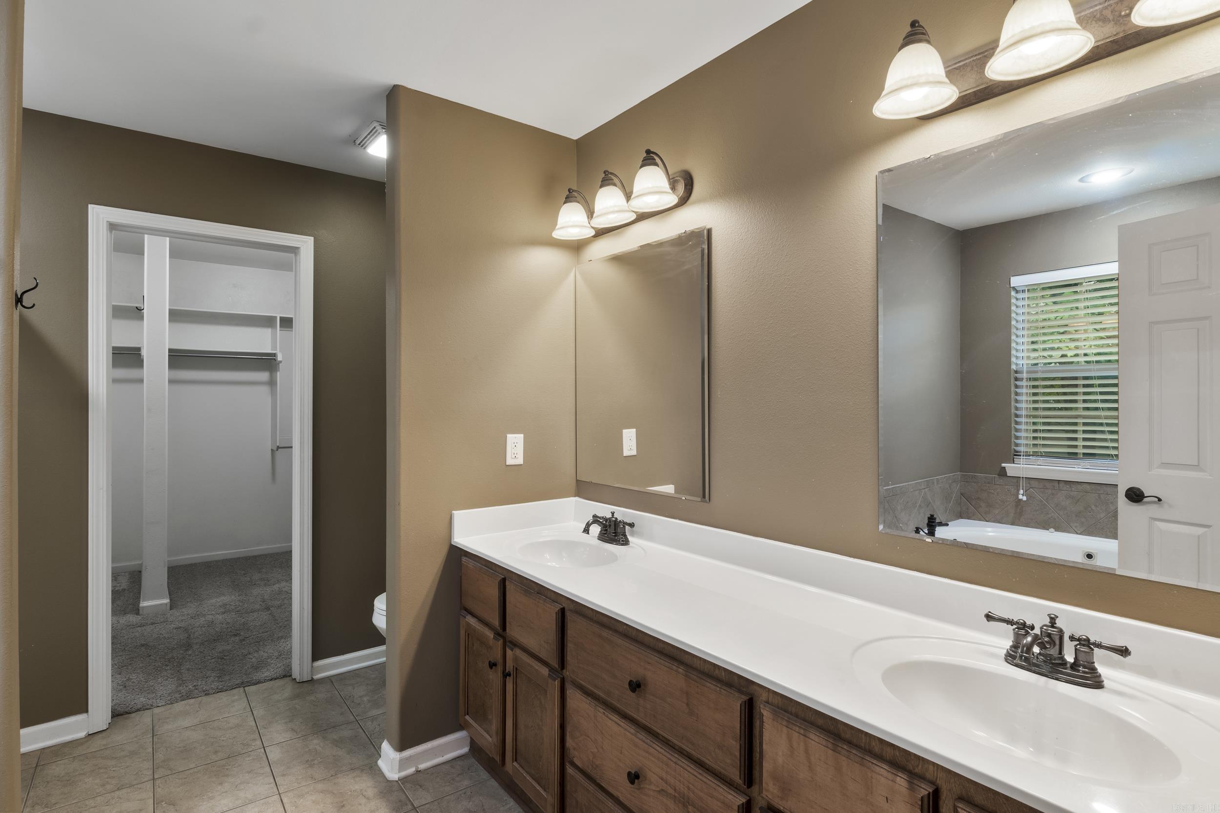 EMERALD MOUNTAIN - Residential