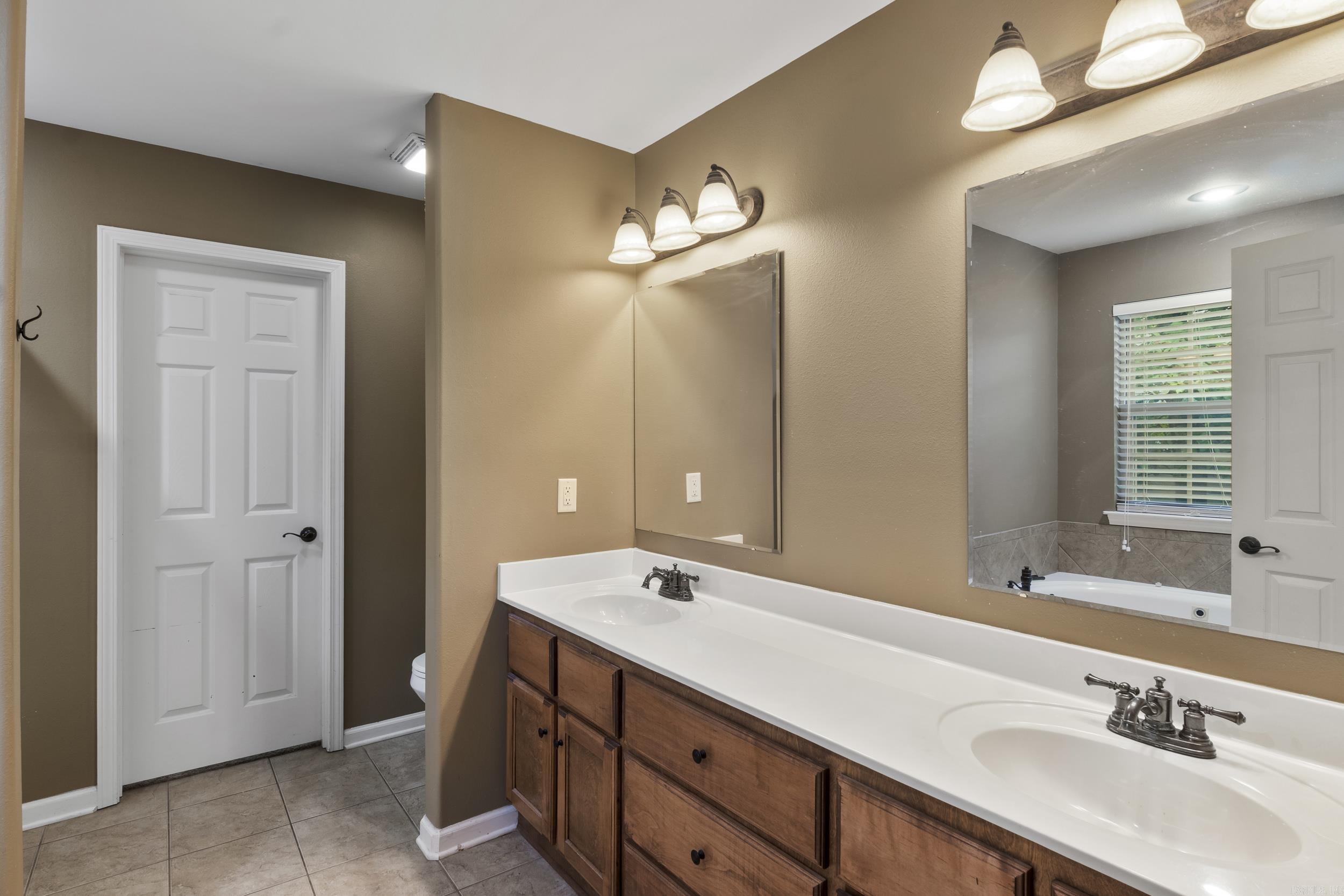 EMERALD MOUNTAIN - Residential