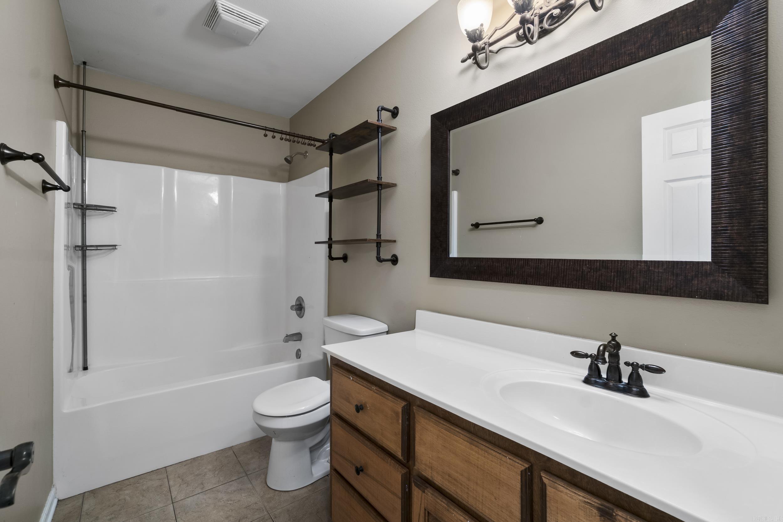 EMERALD MOUNTAIN - Residential