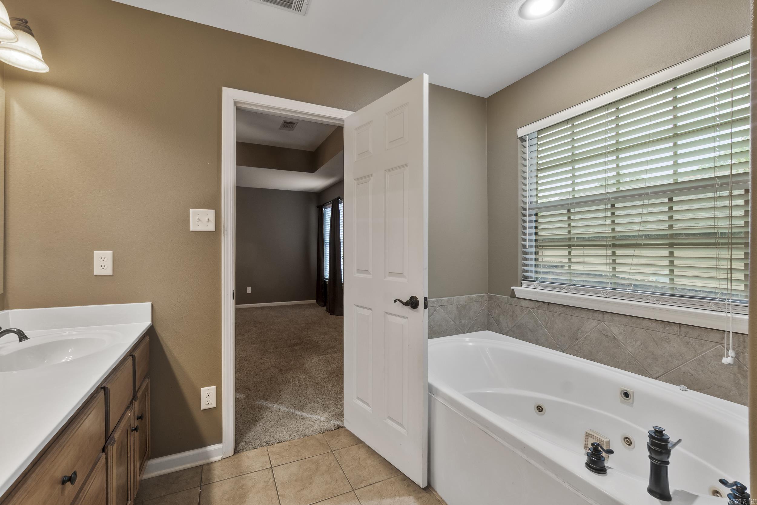 EMERALD MOUNTAIN - Residential