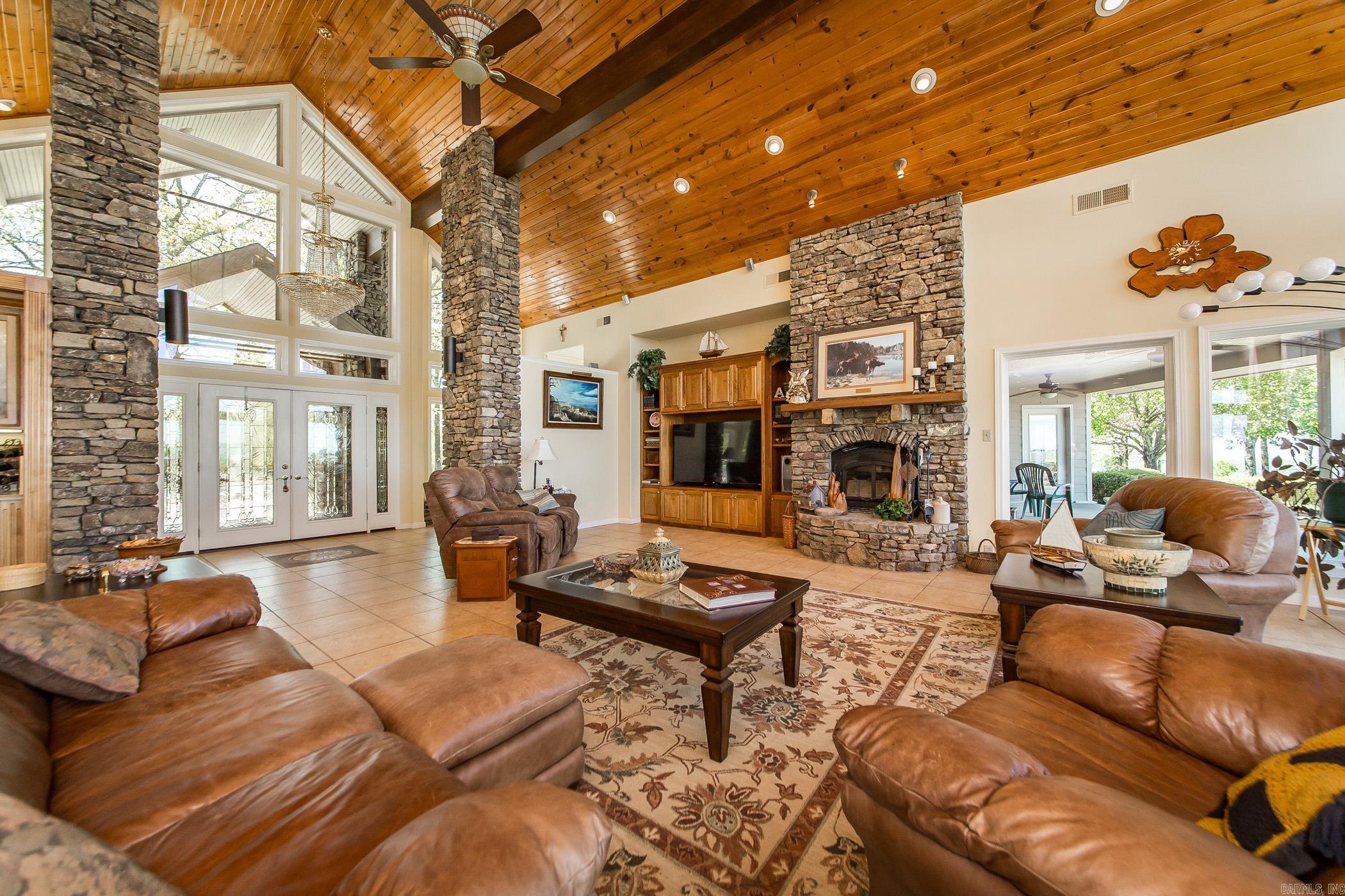 CLIFFVIEW TRACTS - Residential