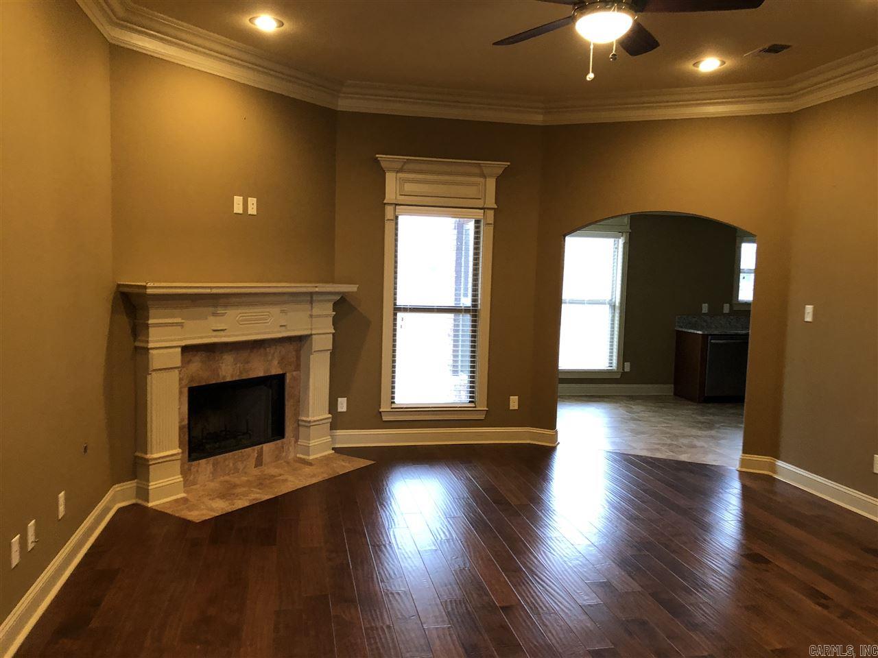 COUNTRY CLUB OF ARK THE - Residential Lease