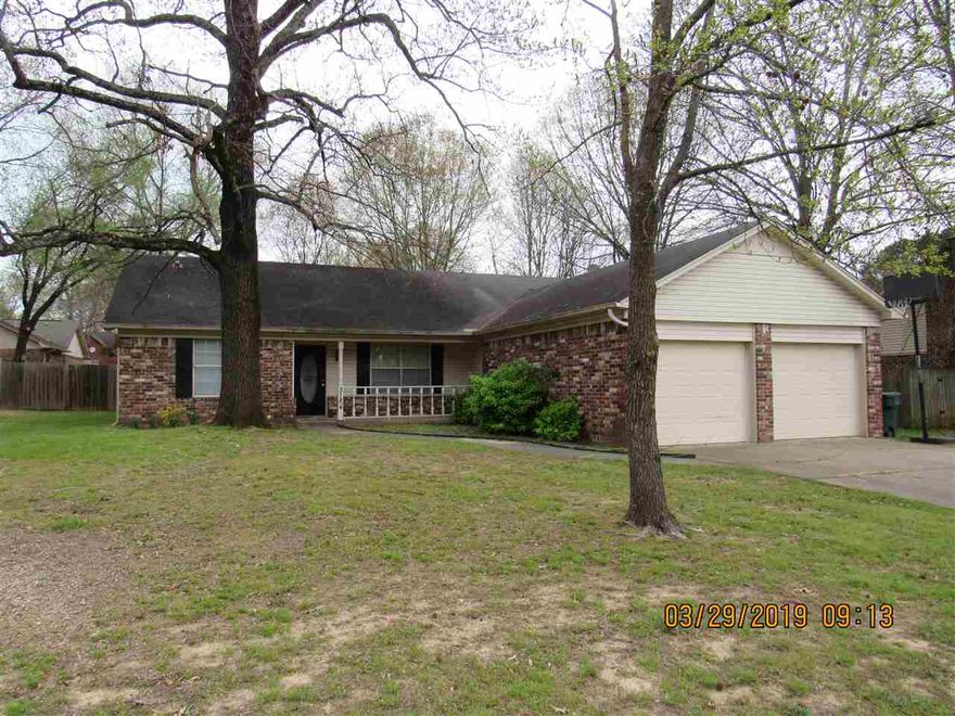 Well maintained older 3 bedroom home, split floor plan, interior painted 1 year ago, flooring in kitchen 1 year ago, spacious bedrooms, formal dining or second living area, vaulted ceiling in living room with fireplace, all kitchen appliances including refrigerator, separate laundry room with hook-ups, fully fenced yard, 2 car garage. Small pets Negotiable with non-refundable pet deposit. Available Late April.