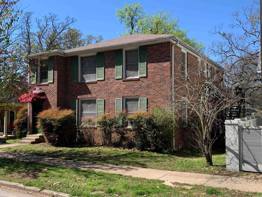 Excellent location for one bedroom apartments in good condition.  Latest lease is at $650.  Expenses include RE Tax, ins, main&rep,pest cont., hvac rep, landscape.  Ann inc is at 100% occupancy.  Great parking in back.  Exterior stairway at side of building is metal.  On the bike trail and minutes from Allsopp Park w/tennis courts, baseball field, pavillion, playground.  The River Trail for biking is just across Cantrell!  Bike from Clinton Museum to Pinnacle and beyond.