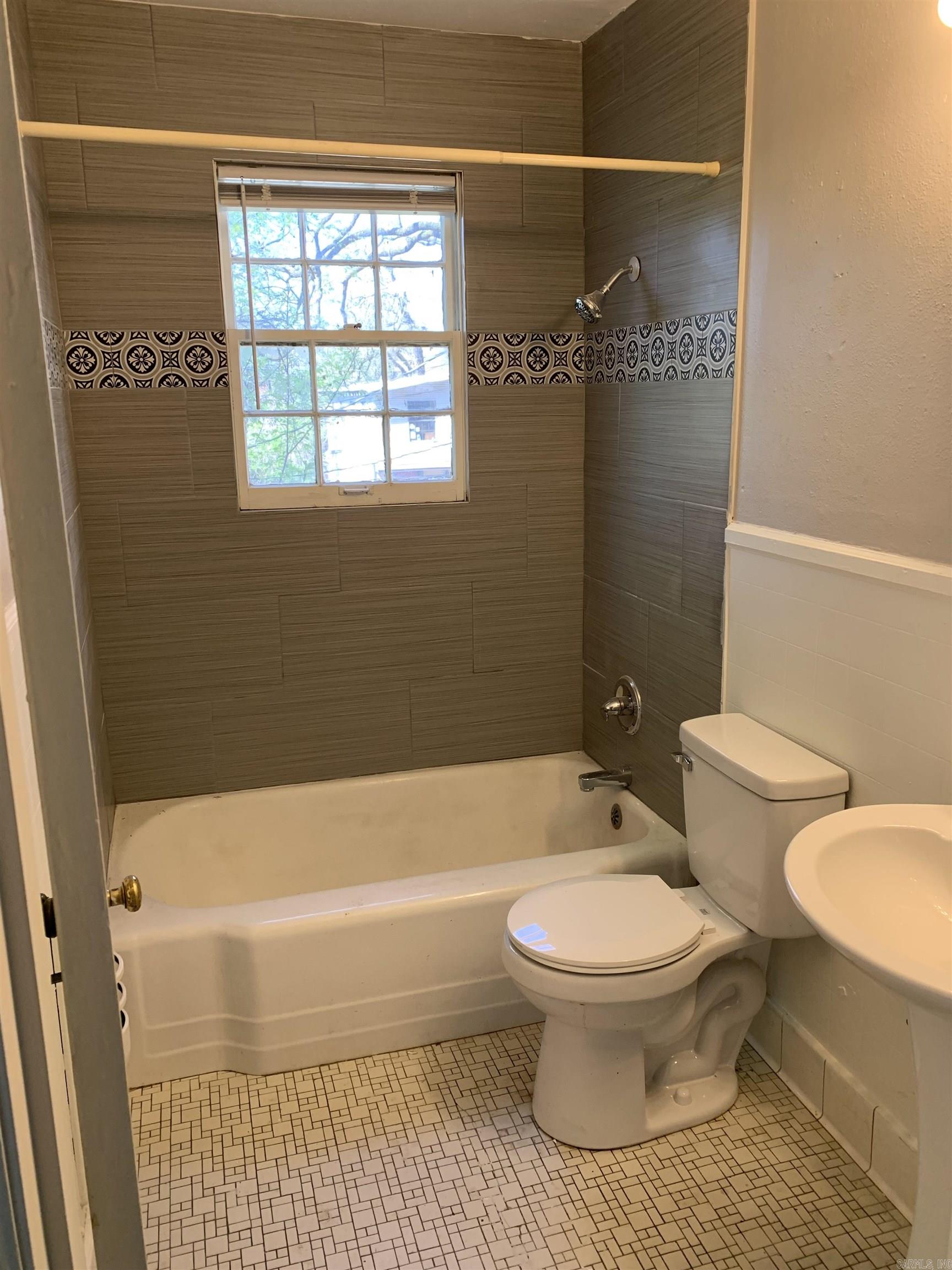 Pulaski Heights - Residential Income